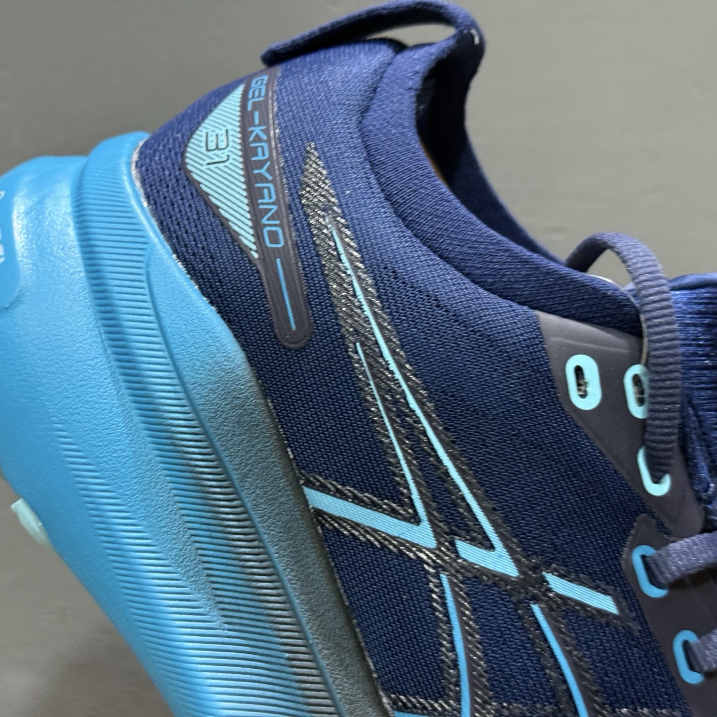 Asics Gel-Kayano 31 亚瑟士系列复古舒适织物休闲跑步鞋 1011B929-750