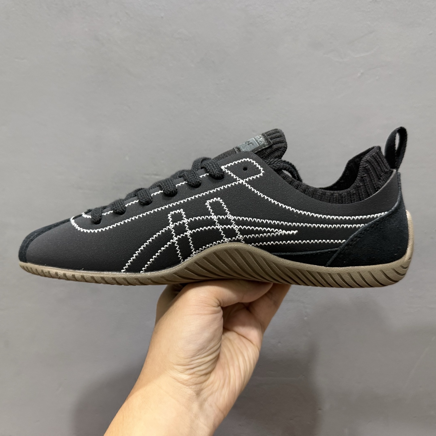 Onitsuka Tiger鬼冢虎 Sclaw 黑生胶 低帮生活休闲袜子鞋 1183B969-001