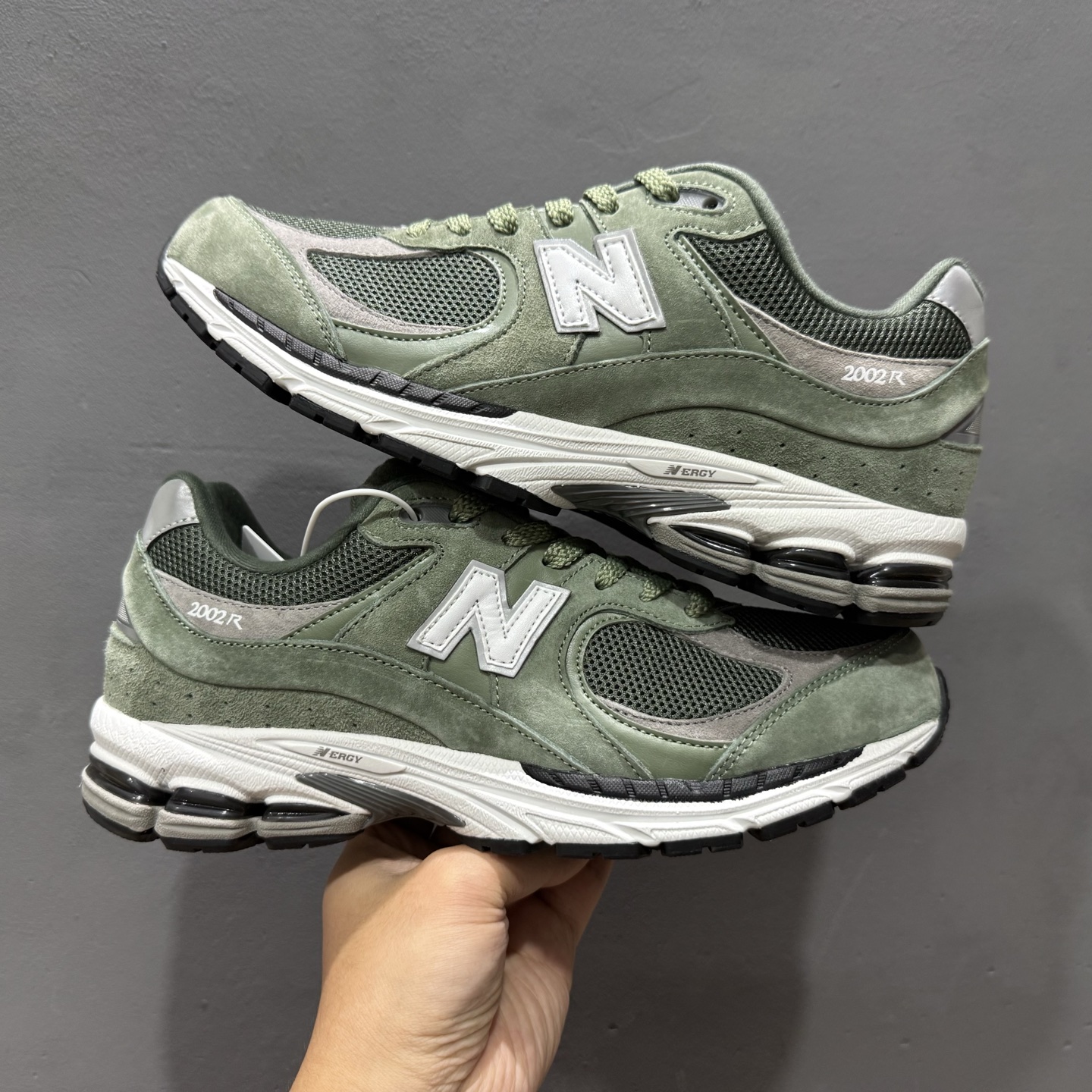大厂出品 New Balance NB 2002R 绿色 M2002RG1