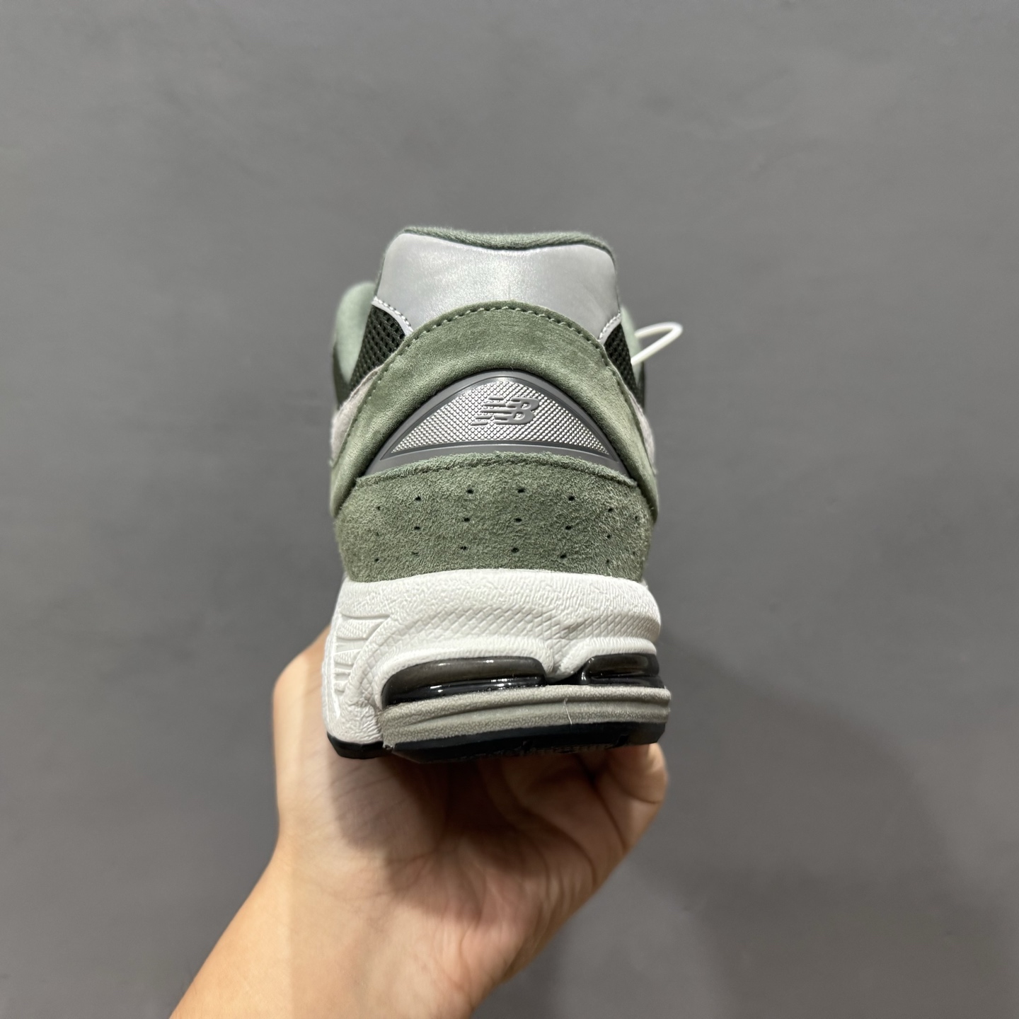 大厂出品 New Balance NB 2002R 绿色 M2002RG1