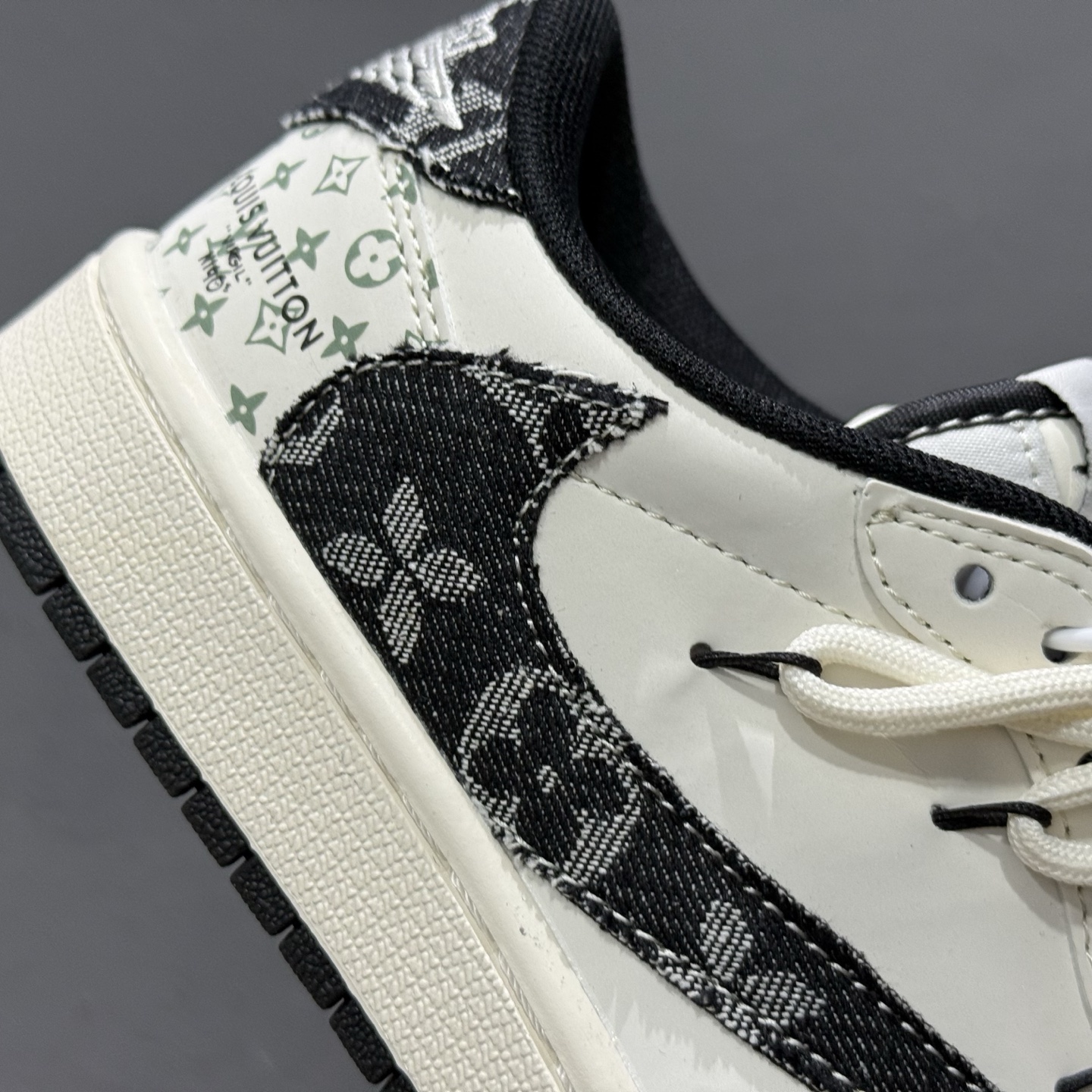 Travis Scott x Fragment Design x Air Jordan 1 Low OG SP AJ1 LV联名 黑印花抽绳 低帮文化休闲板鞋 YX5066-325