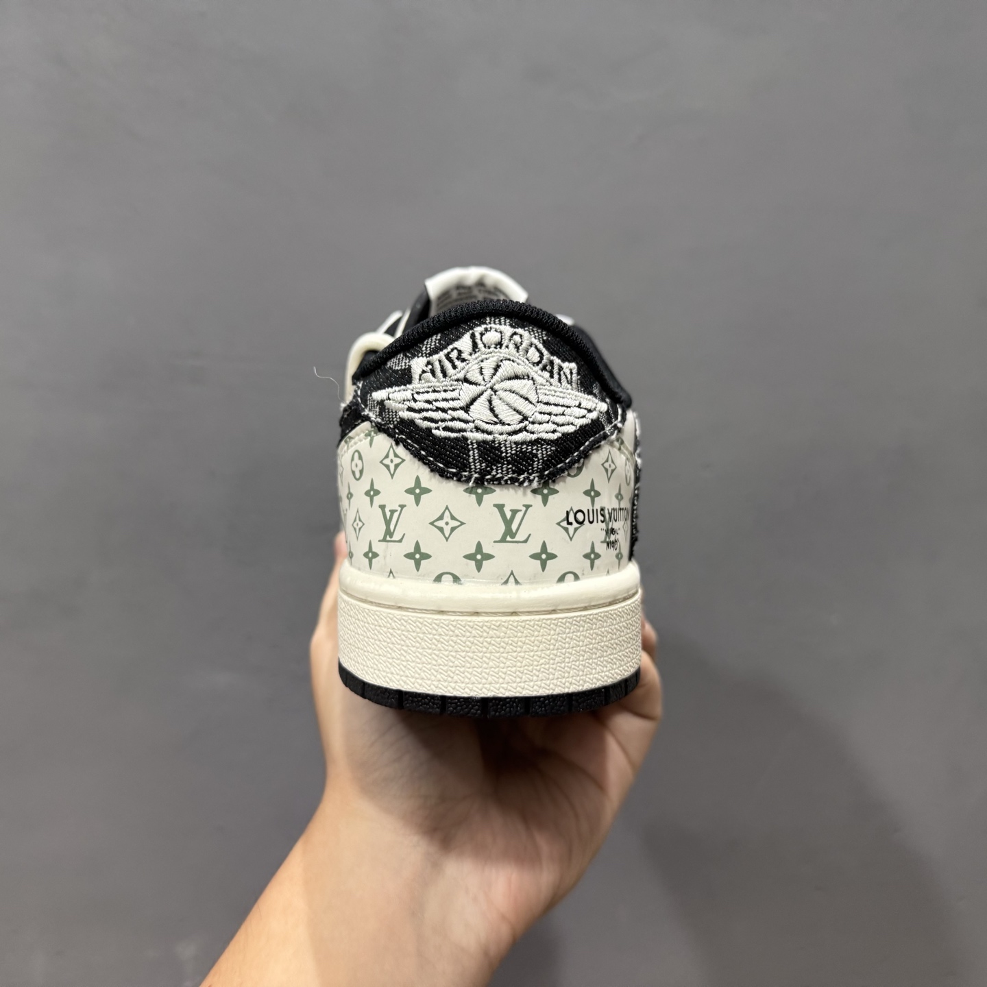 Travis Scott x Fragment Design x Air Jordan 1 Low OG SP AJ1 LV联名 黑印花抽绳 低帮文化休闲板鞋 YX5066-325