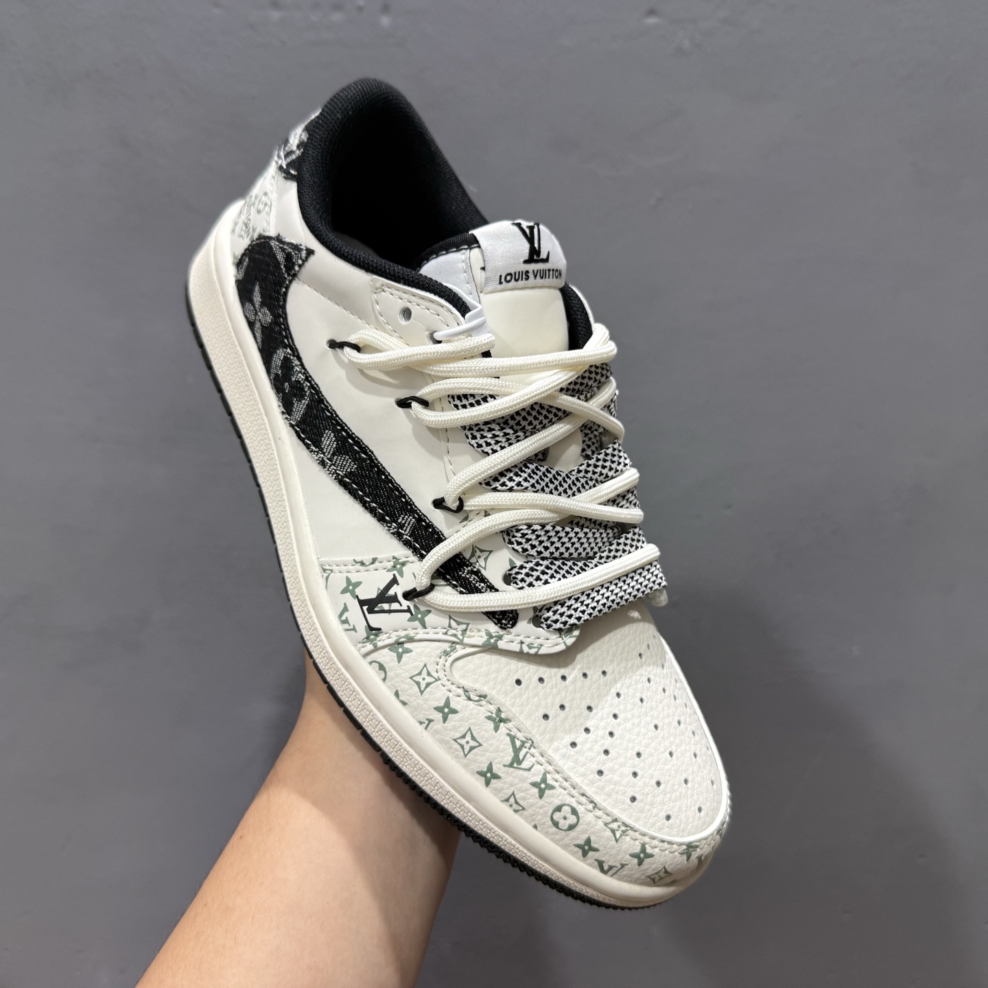 Travis Scott x Fragment Design x Air Jordan 1 Low OG SP AJ1 LV联名 黑印花抽绳 低帮文化休闲板鞋 YX5066-325