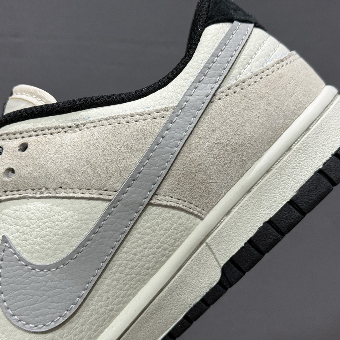 Nk SB Dunk Low 北面联名 米灰双勾双色 低帮休闲板鞋 DJ2024-067