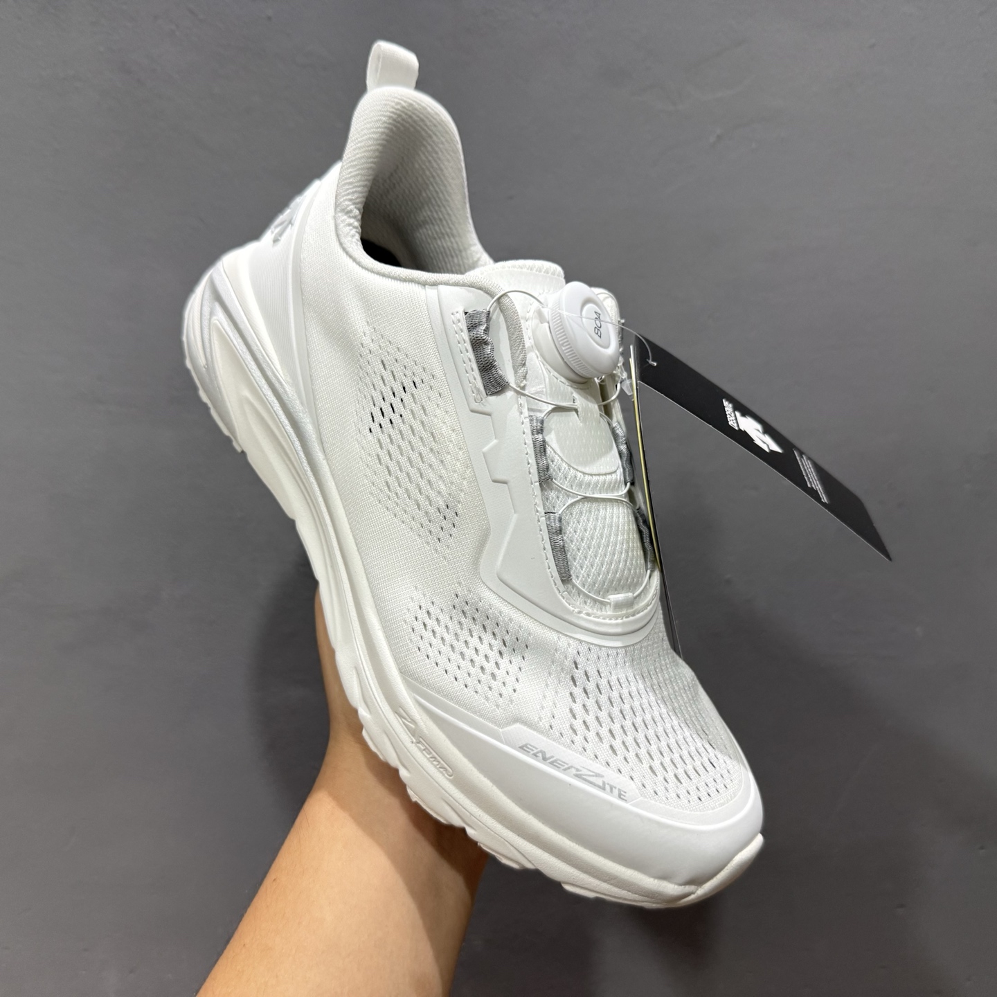 迪桑特DESCENTE LAVITATE 2 时尚防滑 低帮跑步鞋