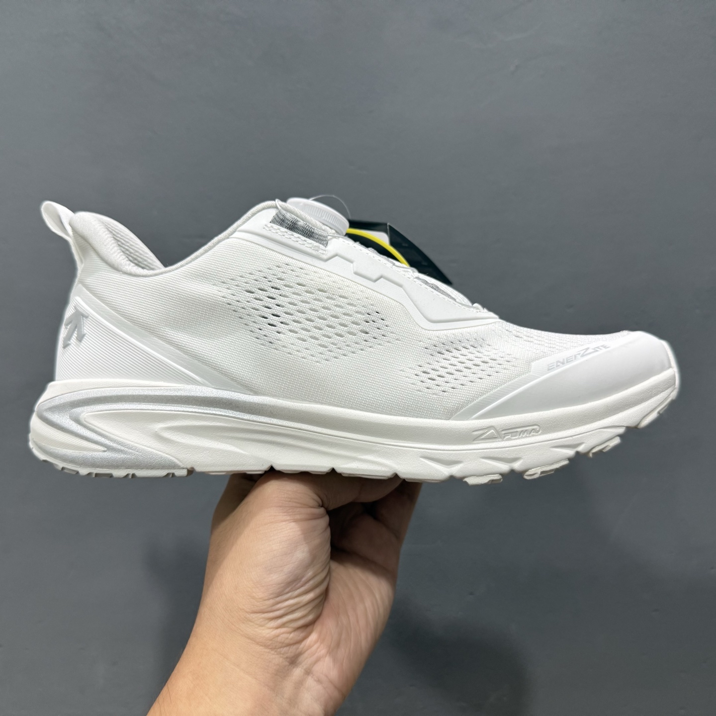 迪桑特DESCENTE LAVITATE 2 时尚防滑 低帮跑步鞋