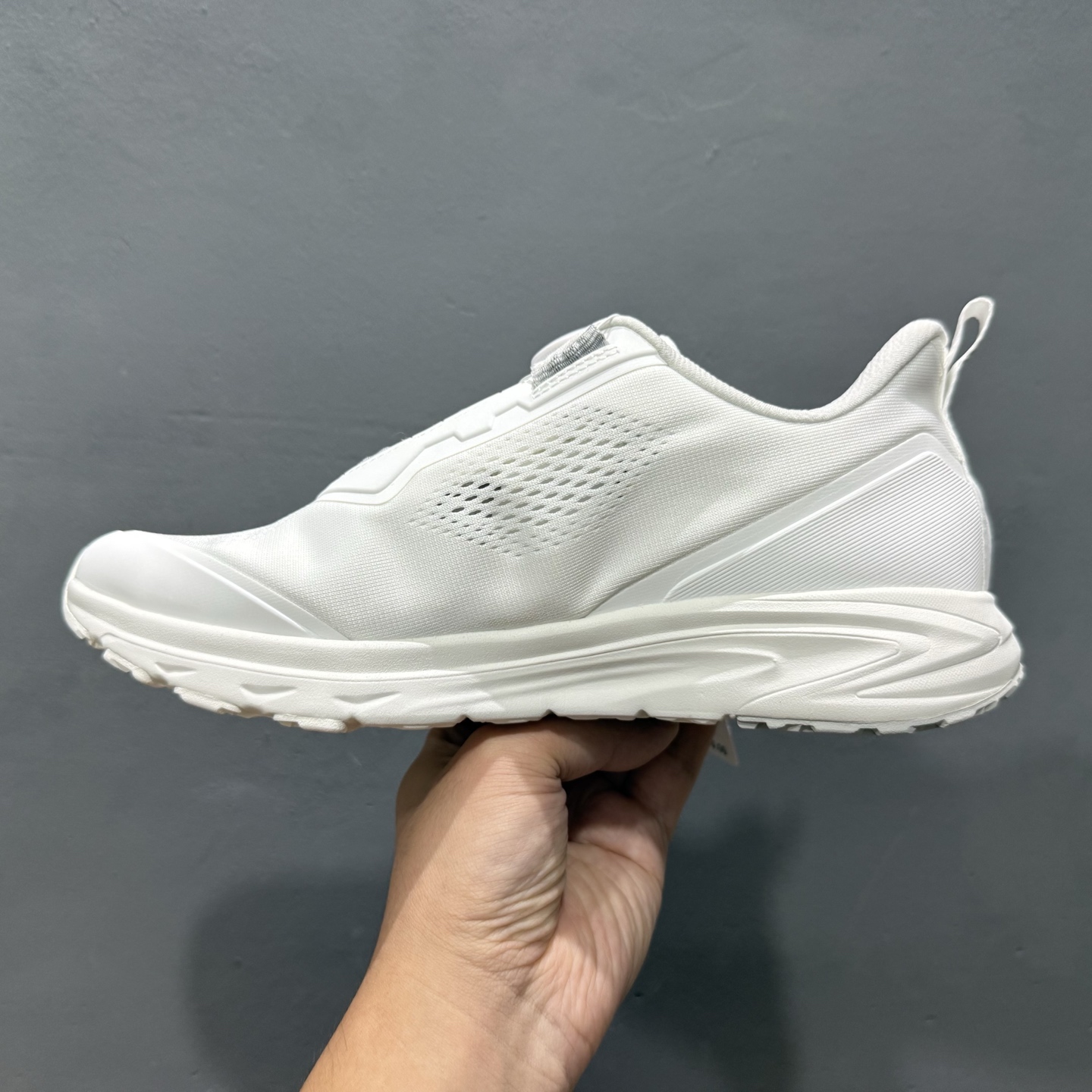 迪桑特DESCENTE LAVITATE 2 时尚防滑 低帮跑步鞋