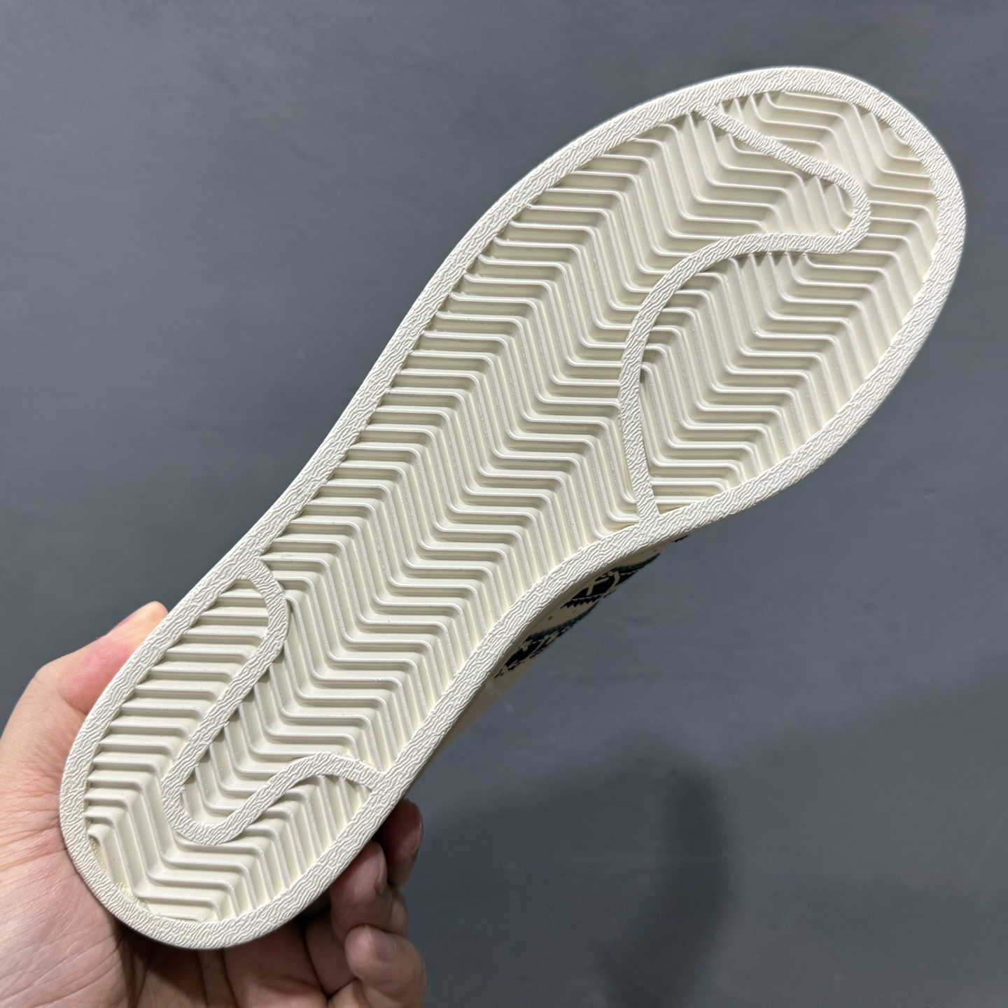 C版 Adidas Originals Superstar 联名款 经典贝壳头 AD8011