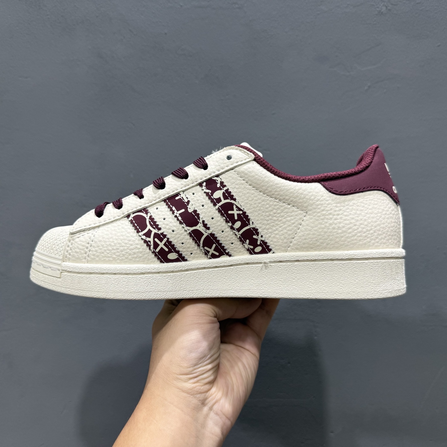 C版 Adidas Originals Superstar 联名款 经典贝壳头 AD8011