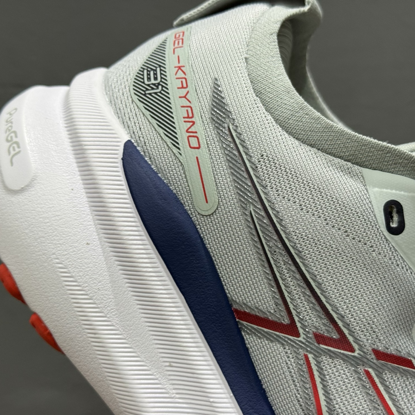 C版 亚瑟士ASICS GEL - KAYANO 31系列轻量缓震休闲运动跑步鞋 1011B867-008