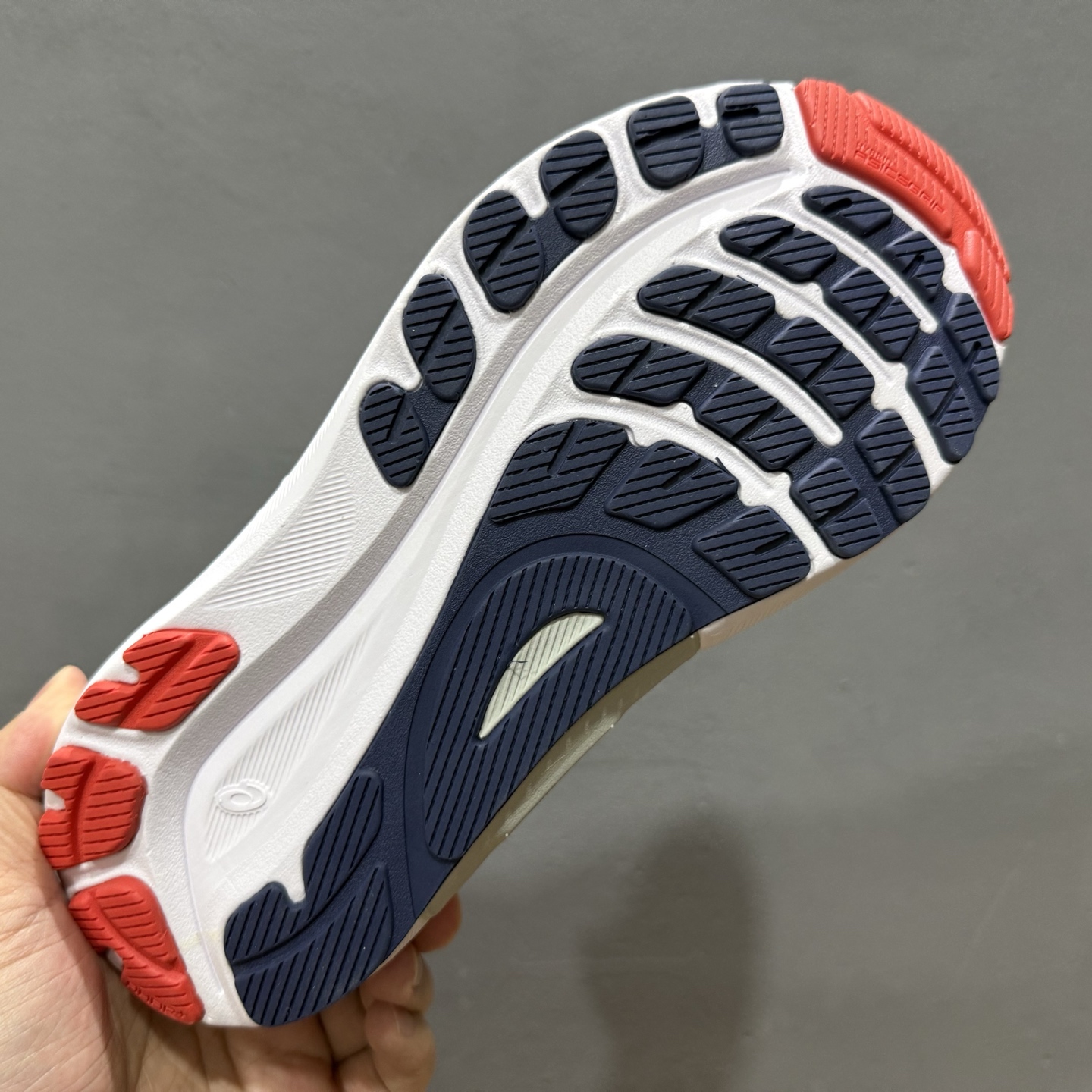 C版 亚瑟士ASICS GEL - KAYANO 31系列轻量缓震休闲运动跑步鞋 1011B867-008