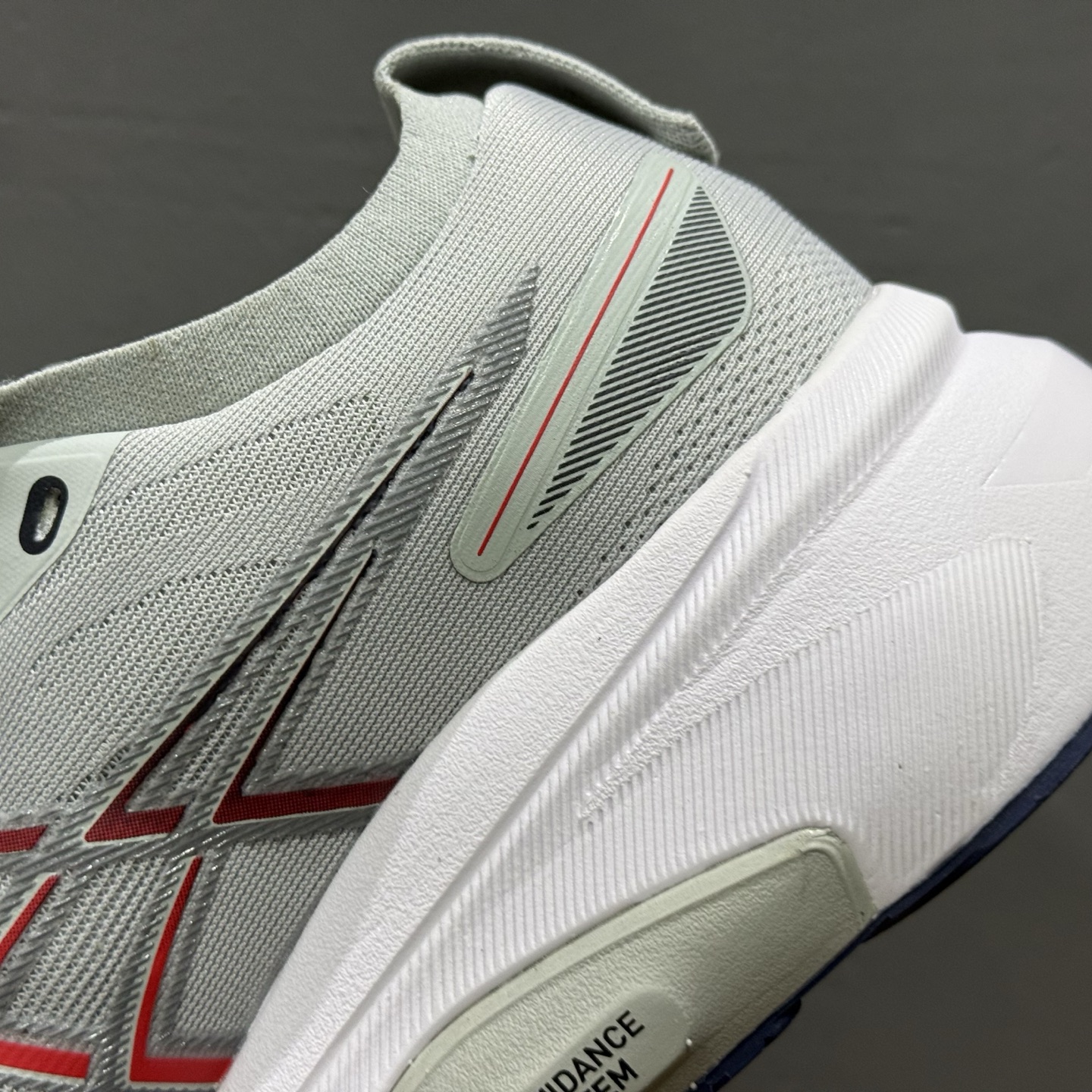 C版 亚瑟士ASICS GEL - KAYANO 31系列轻量缓震休闲运动跑步鞋 1011B867-008