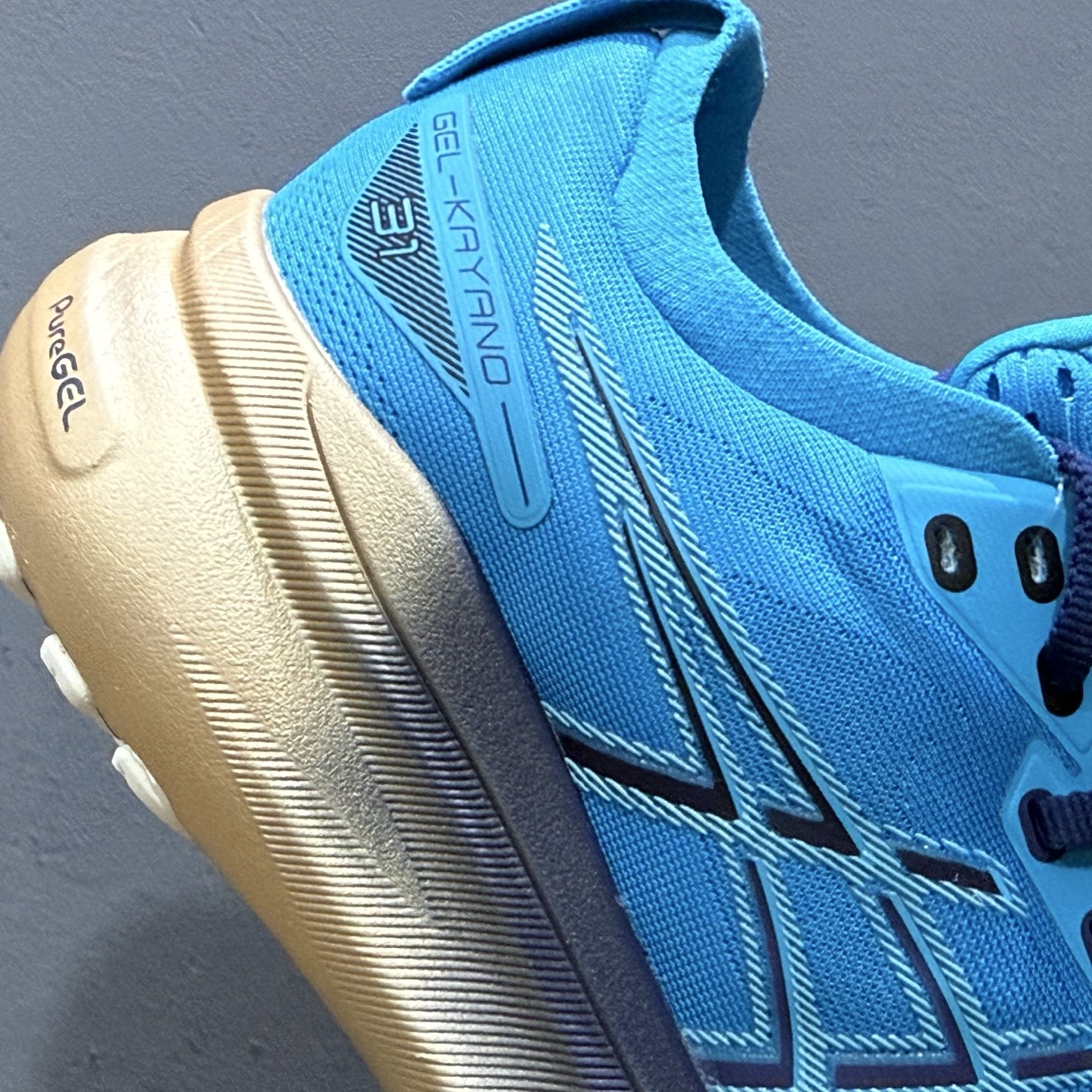 亚瑟士ASICS GEL - KAYANO 31系列轻量缓震休闲运动跑步鞋 1011B867-008