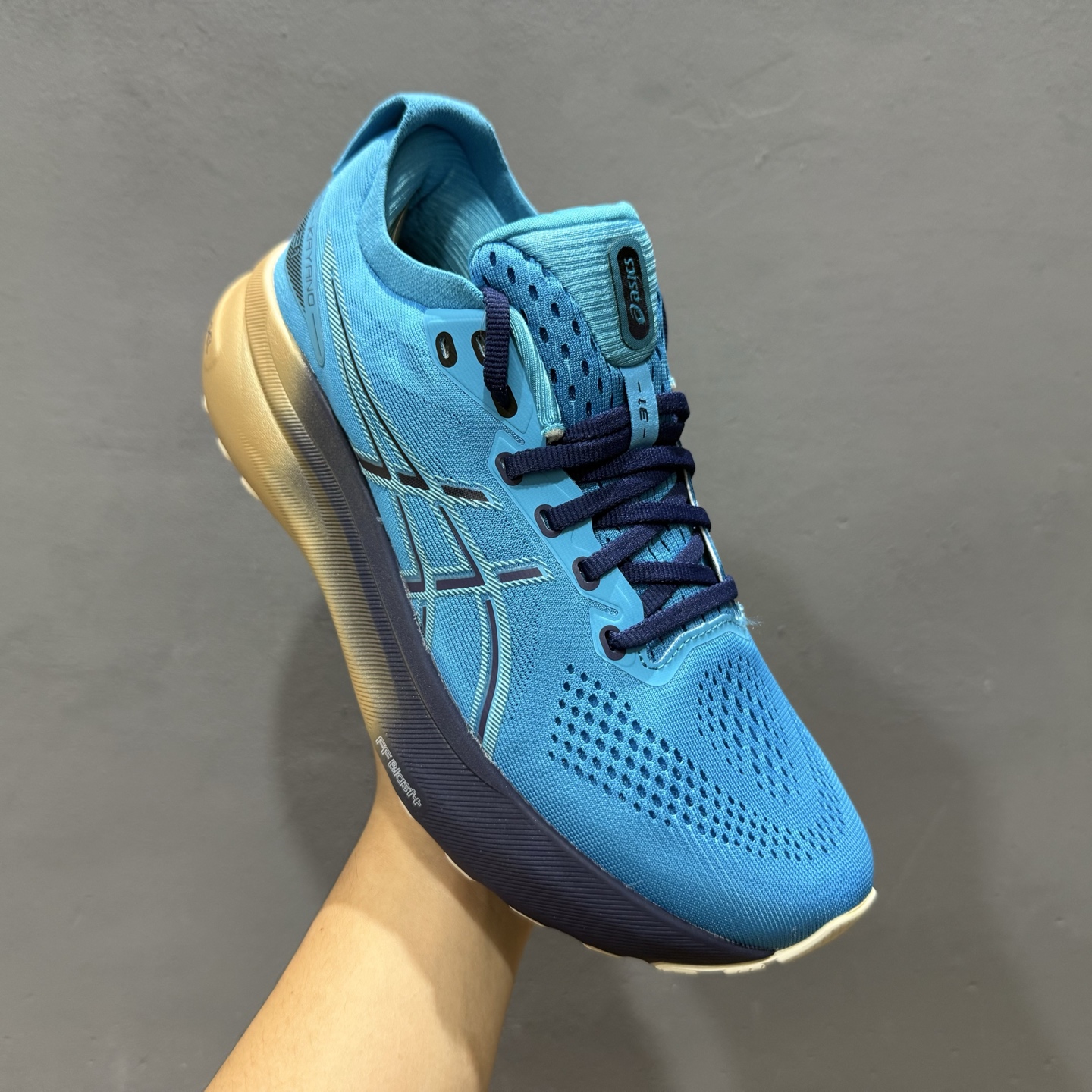 亚瑟士ASICS GEL - KAYANO 31系列轻量缓震休闲运动跑步鞋 1011B867-008