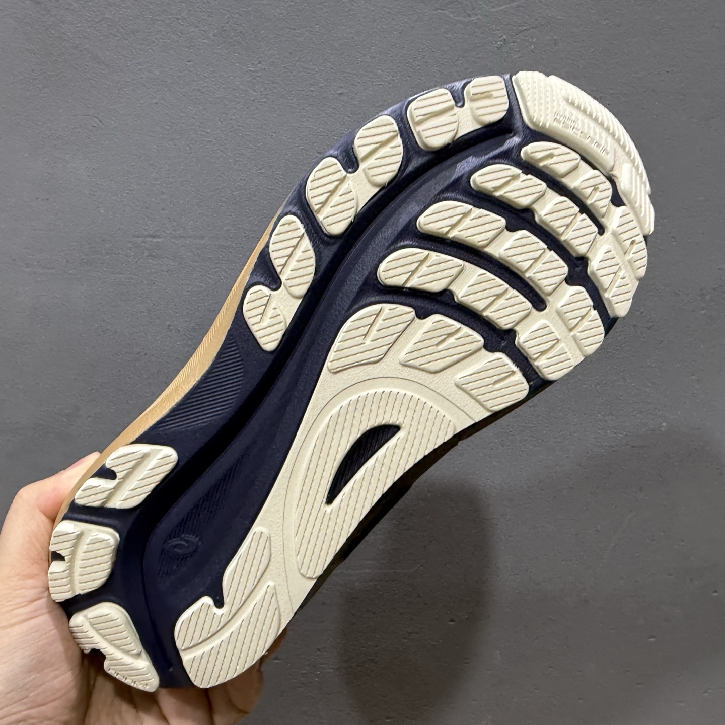 亚瑟士ASICS GEL - KAYANO 31系列轻量缓震休闲运动跑步鞋 1011B867-008