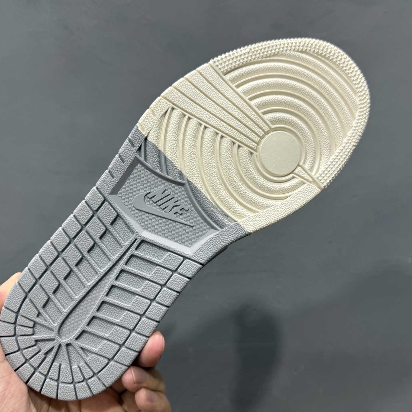 Fragment x TS x Air Jordan 1 Low x 暴力熊 解构绑带 三方联名倒钩低帮 SJ9950-044