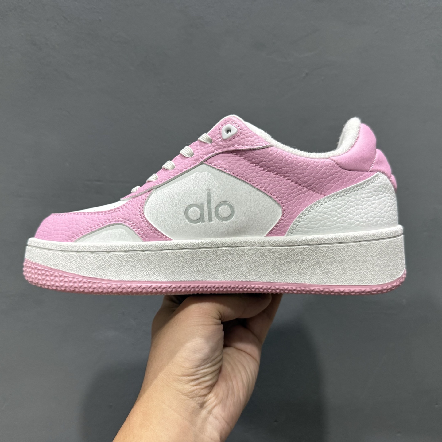 Alo Yoga Recovery Mode 人气单品 舒适简约防滑耐磨低帮休闲板鞋 白灰