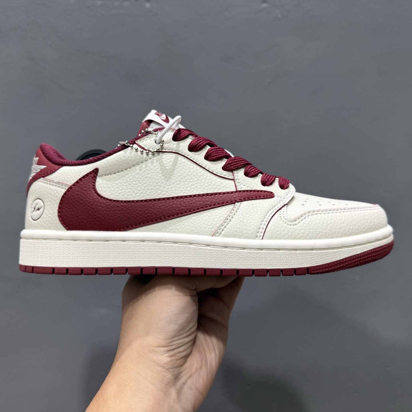 Fragment design x Jordan 1 Low 酒红 LK1099-066