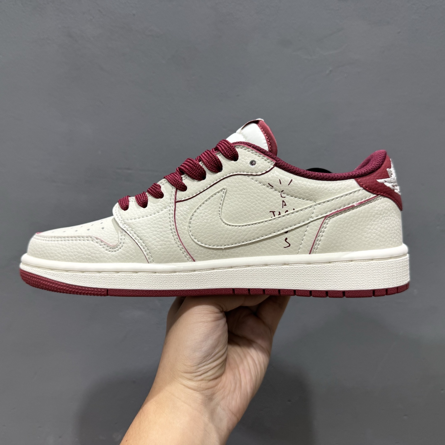 Fragment design x Jordan 1 Low 酒红 LK1099-066