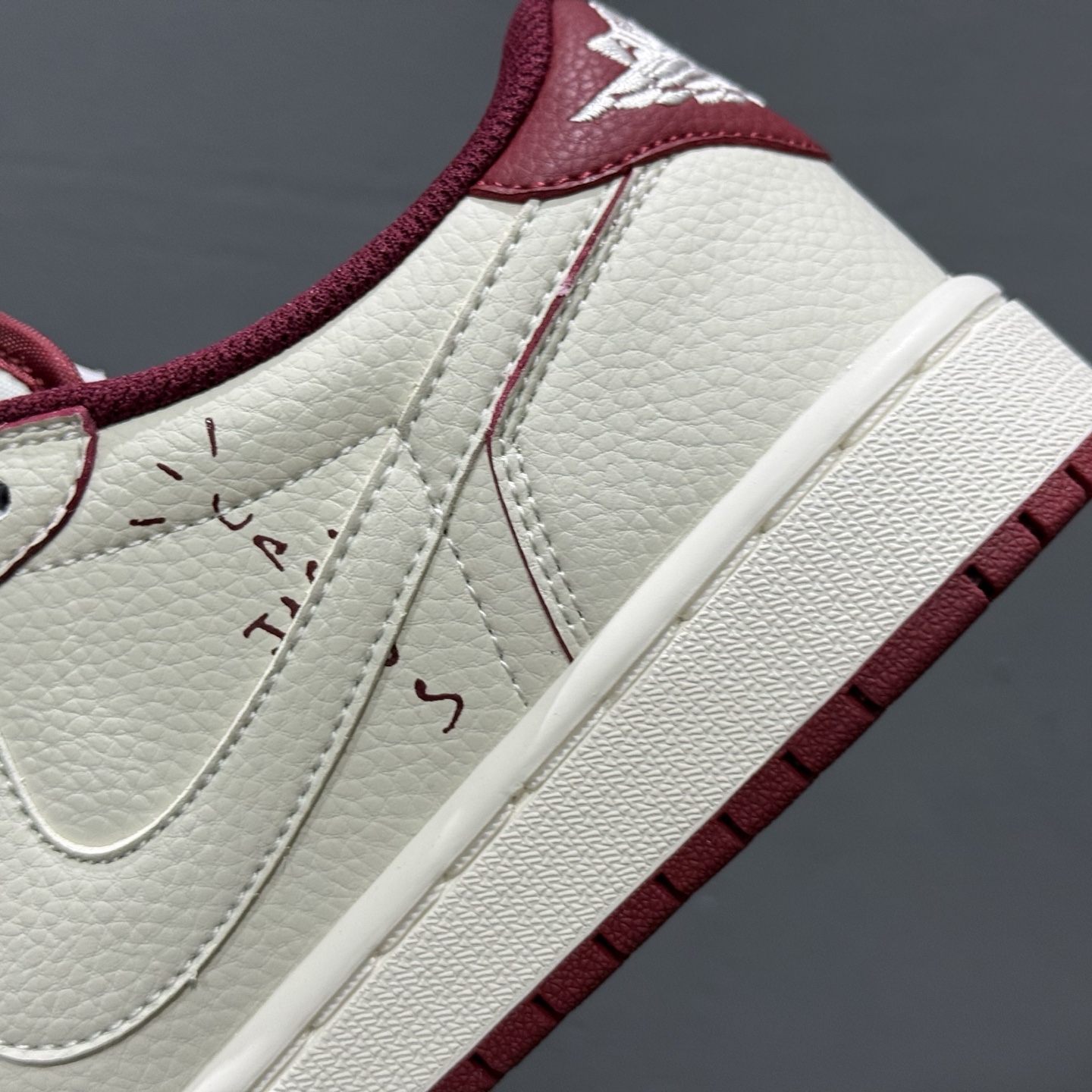 Fragment design x Jordan 1 Low 酒红 LK1099-066
