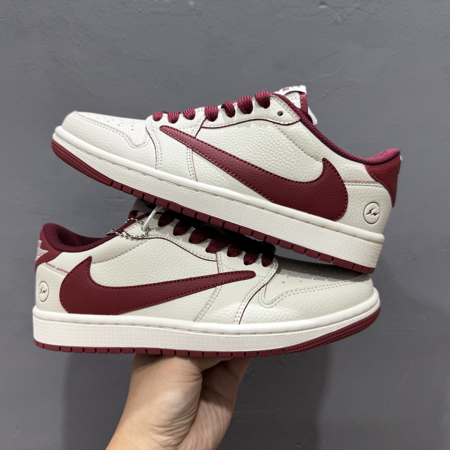 Fragment design x Jordan 1 Low 酒红 LK1099-066