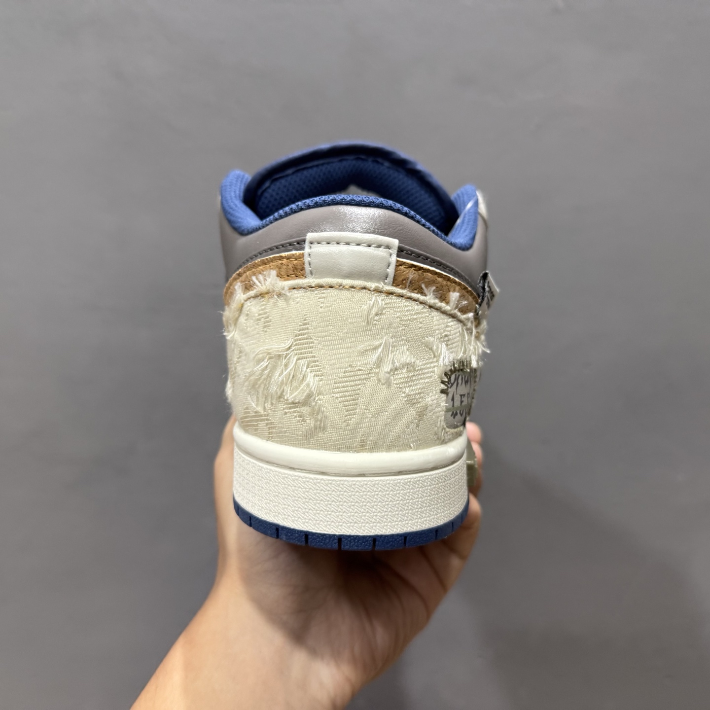 Nike Jordan Air Jordan 1 拓荒骑士 棕灰 553558-414
