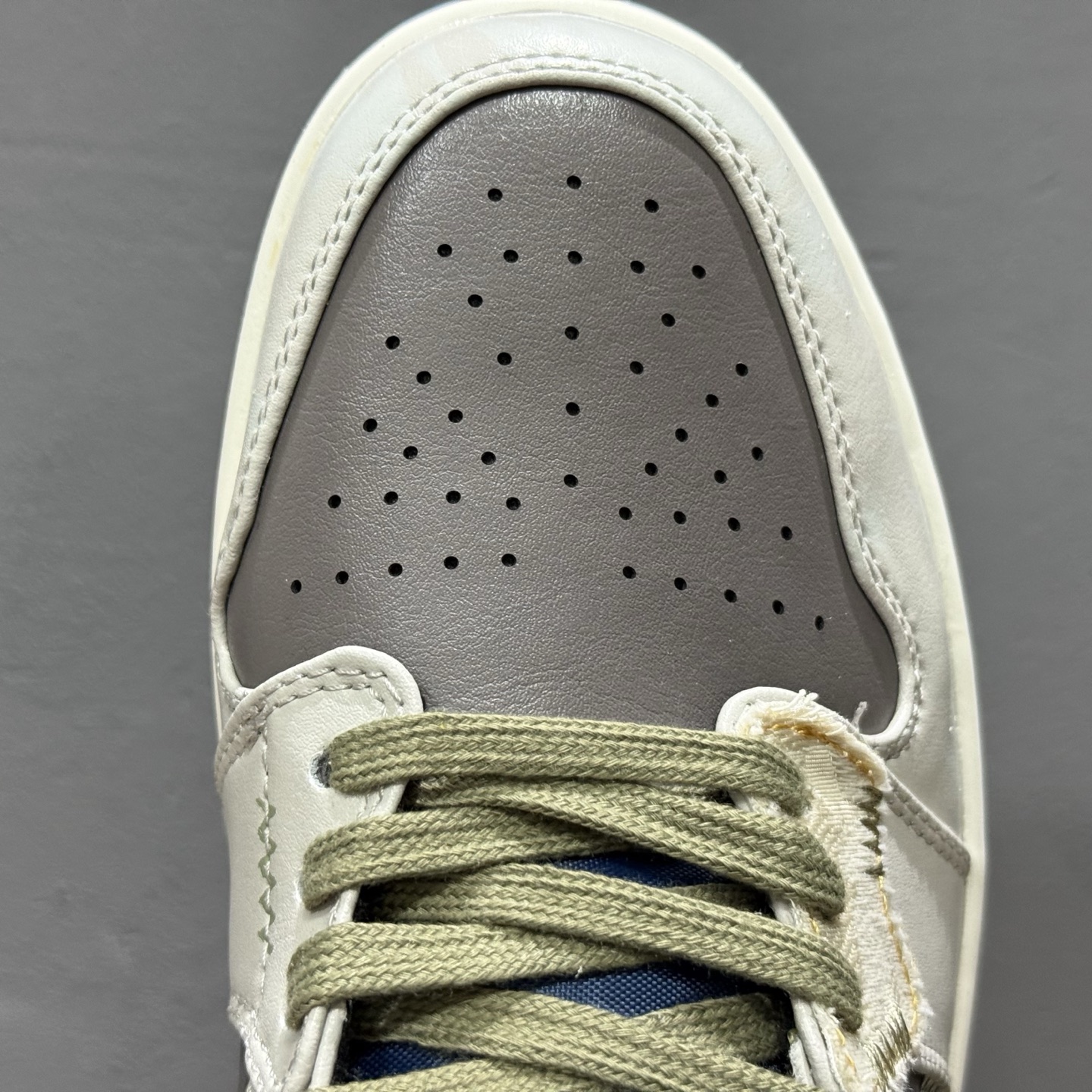 Nike Jordan Air Jordan 1 拓荒骑士 棕灰 553558-414