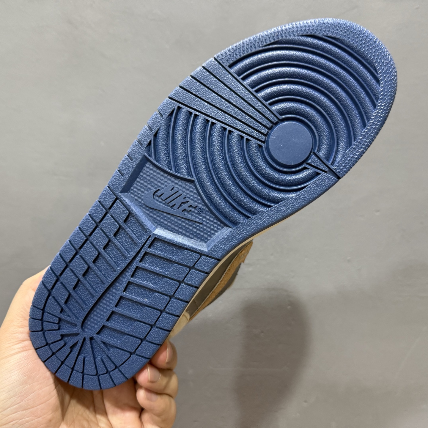 Nike Jordan Air Jordan 1 拓荒骑士 棕灰 553558-414