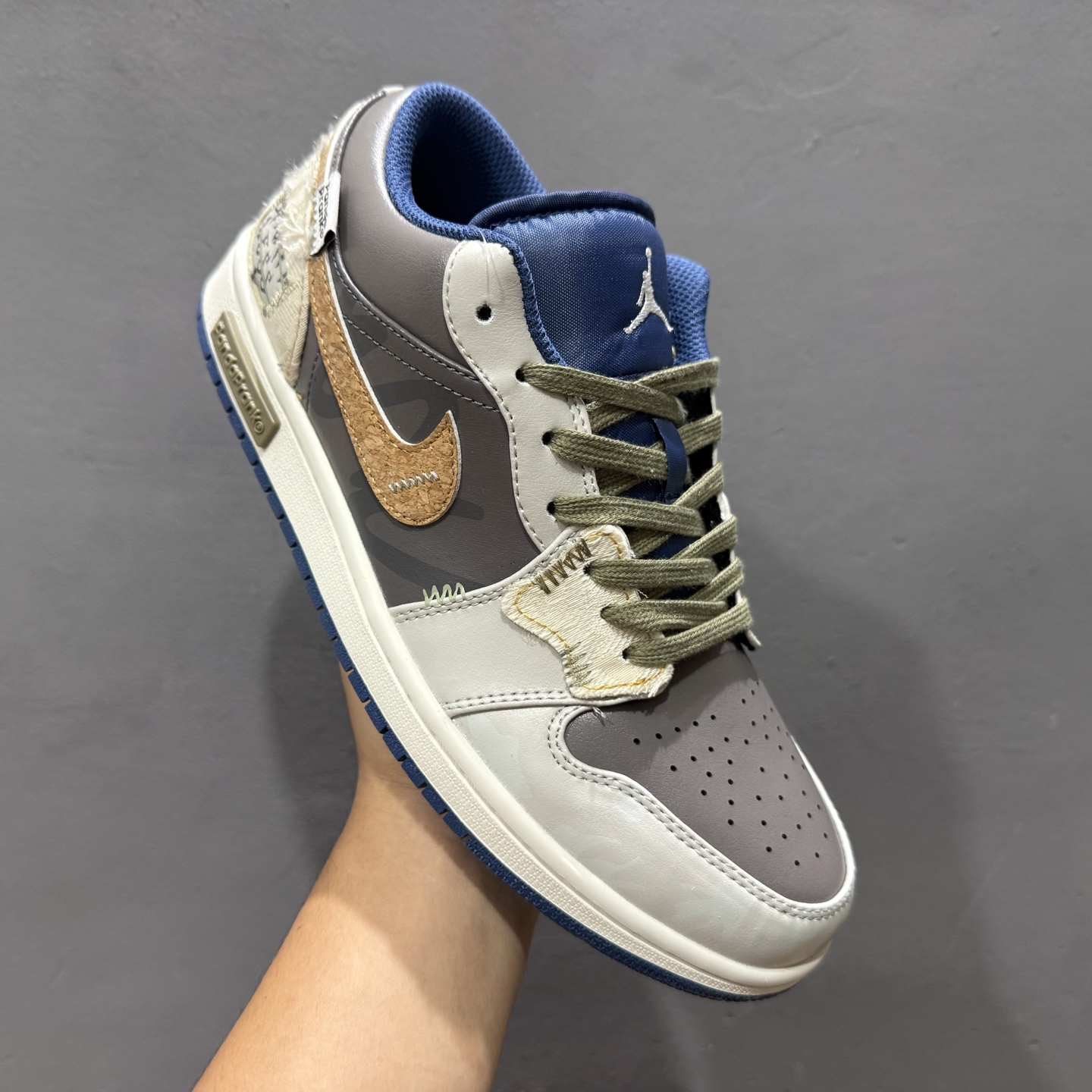 Nike Jordan Air Jordan 1 拓荒骑士 棕灰 553558-414