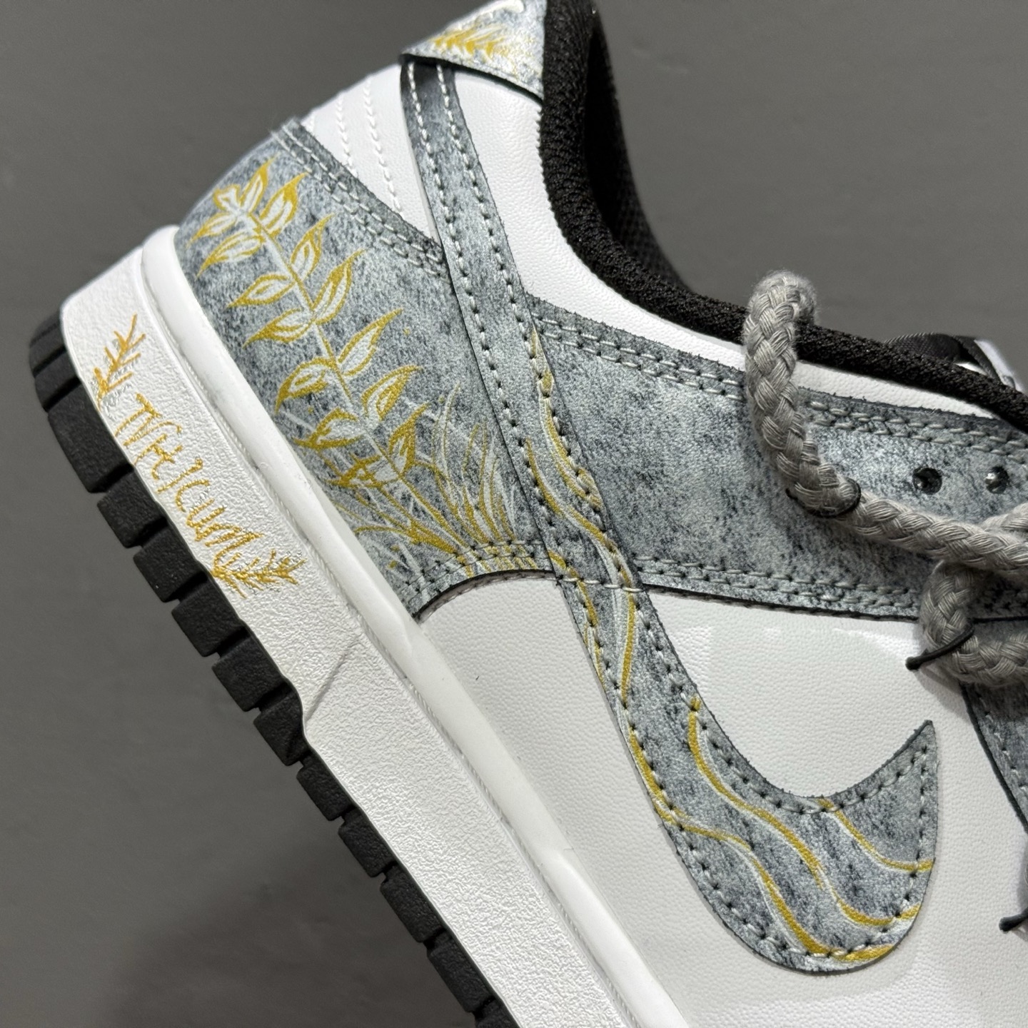 Nike SB Dunk Low 麦穗灰绑带 低帮休闲板鞋 DD1391-100 Nike SB Dunk Low 麦穗灰绑带 低帮休闲板鞋 DD1391-100