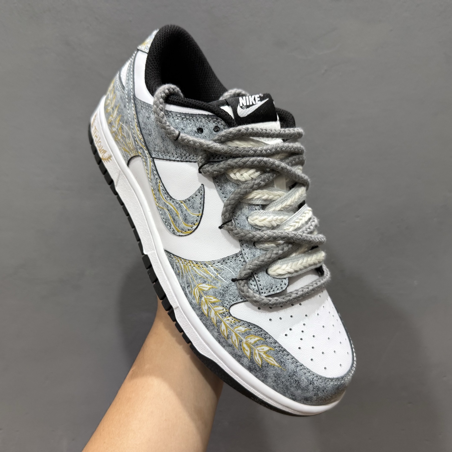 Nike SB Dunk Low 麦穗灰绑带 低帮休闲板鞋 DD1391-100 Nike SB Dunk Low 麦穗灰绑带 低帮休闲板鞋 DD1391-100