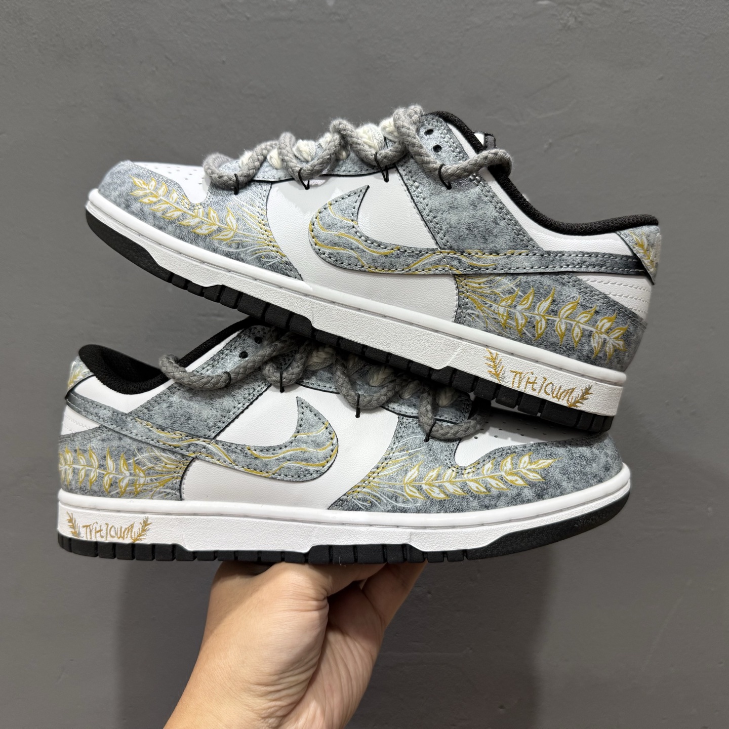 Nike SB Dunk Low 麦穗灰绑带 低帮休闲板鞋 DD1391-100 Nike SB Dunk Low 麦穗灰绑带 低帮休闲板鞋 DD1391-100