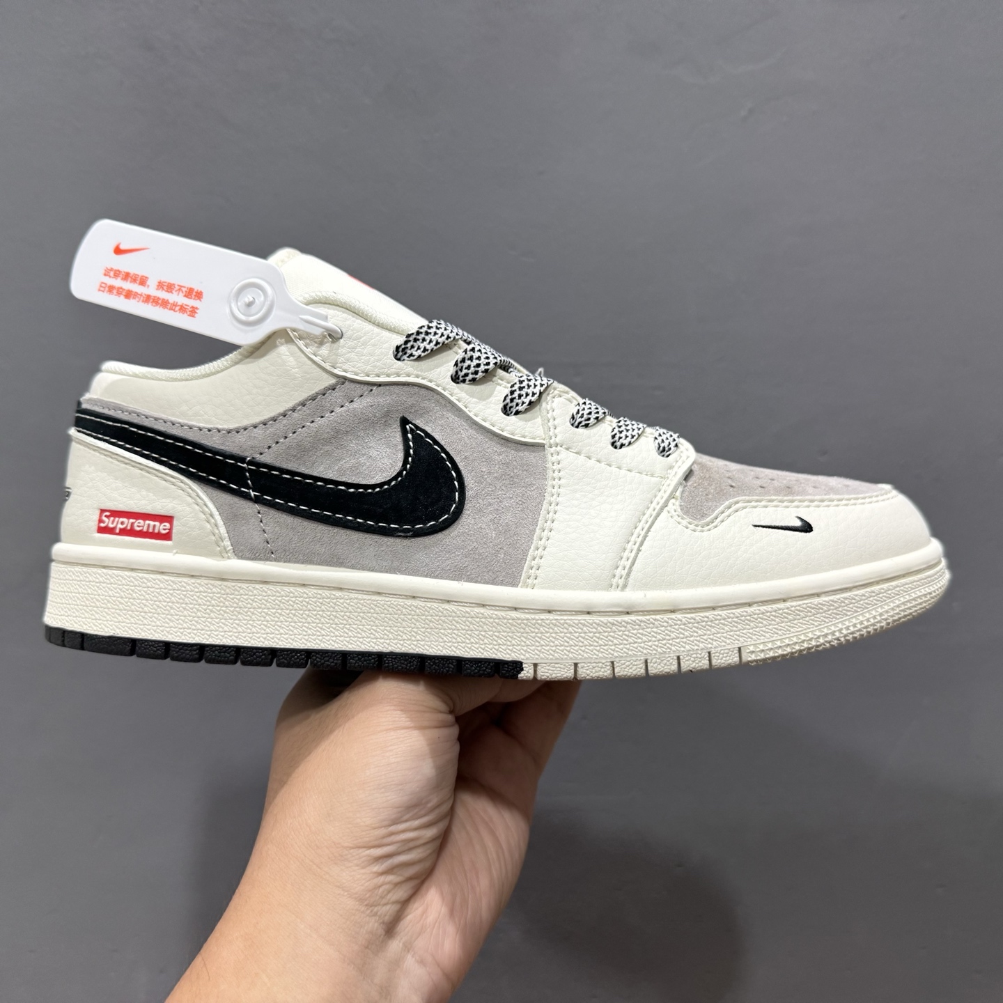 独家实拍Air Jordan 1 Low Supreme联名-双拼黑勾 高端定制 低帮复古篮球鞋 SJ9950-043