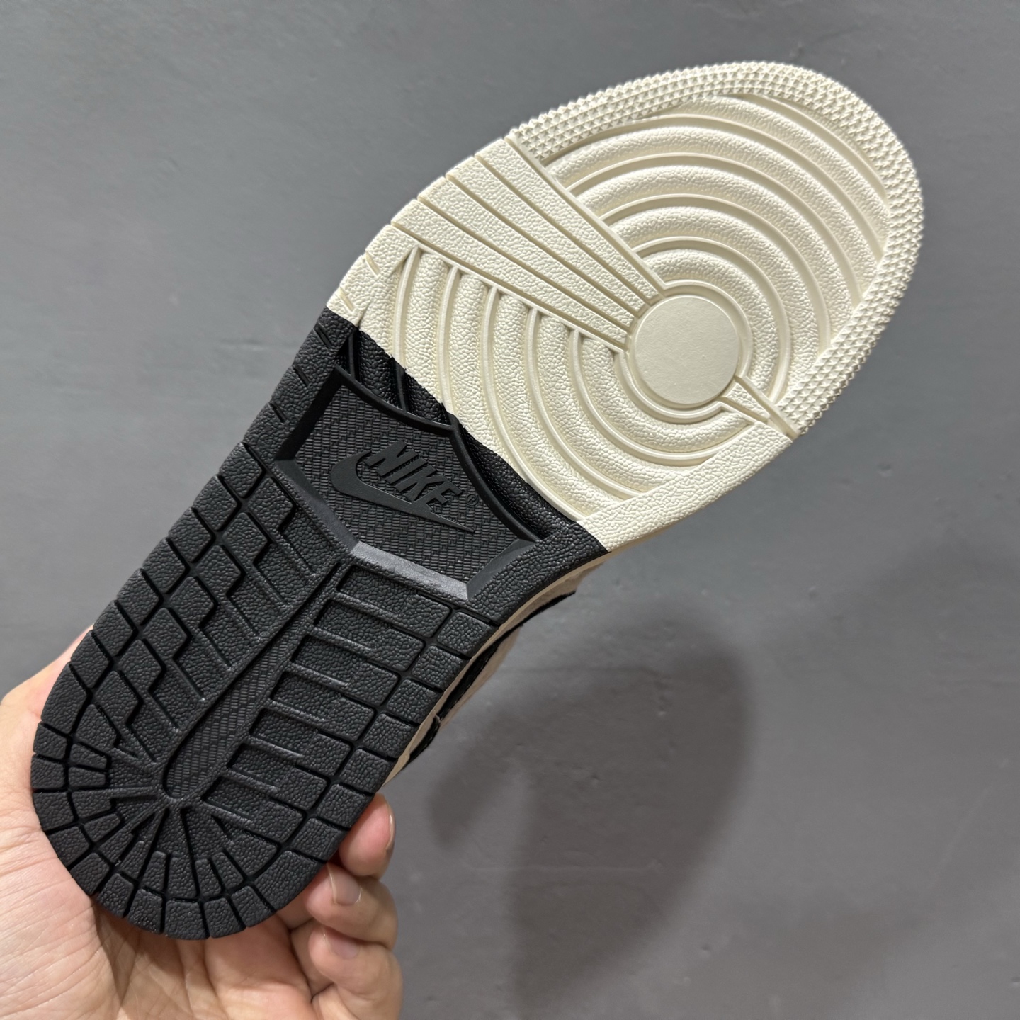 独家实拍Air Jordan 1 Low Supreme联名-双拼黑勾 高端定制 低帮复古篮球鞋 SJ9950-043