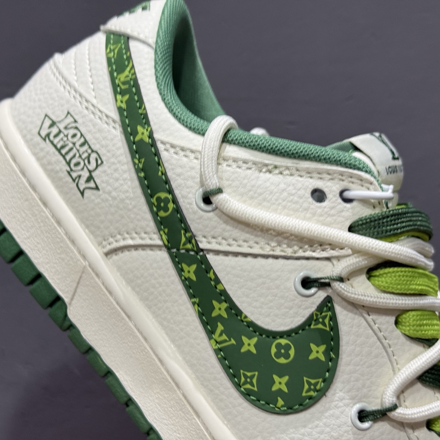 独家实拍Travis Scott x Fragment Design x Air Jordan 1 Low OG SP AJ1 LV联名 生胶底抽绳 低帮文化休闲板鞋 DM6868-110