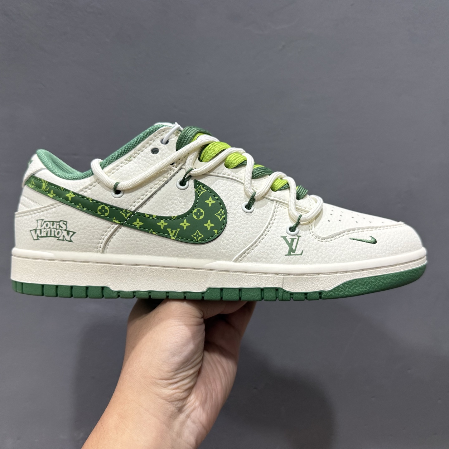 独家实拍Travis Scott x Fragment Design x Air Jordan 1 Low OG SP AJ1 LV联名 生胶底抽绳 低帮文化休闲板鞋 DM6868-110