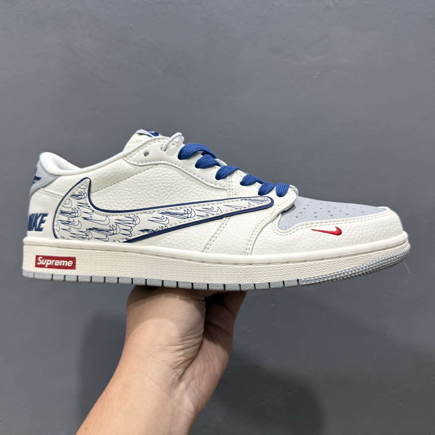 Travis Scott x Fragment Design × Air Jordan 1 Low OG SP AJ1 示 1耐克联名 多重勾 低帮文化休闲板鞋 XS7089-597 Travis Scott x Fragment Design × Air Jordan 1 Low OG SP AJ1 示 1耐克联名 多重勾 低帮文化休闲板鞋 XS7089-597