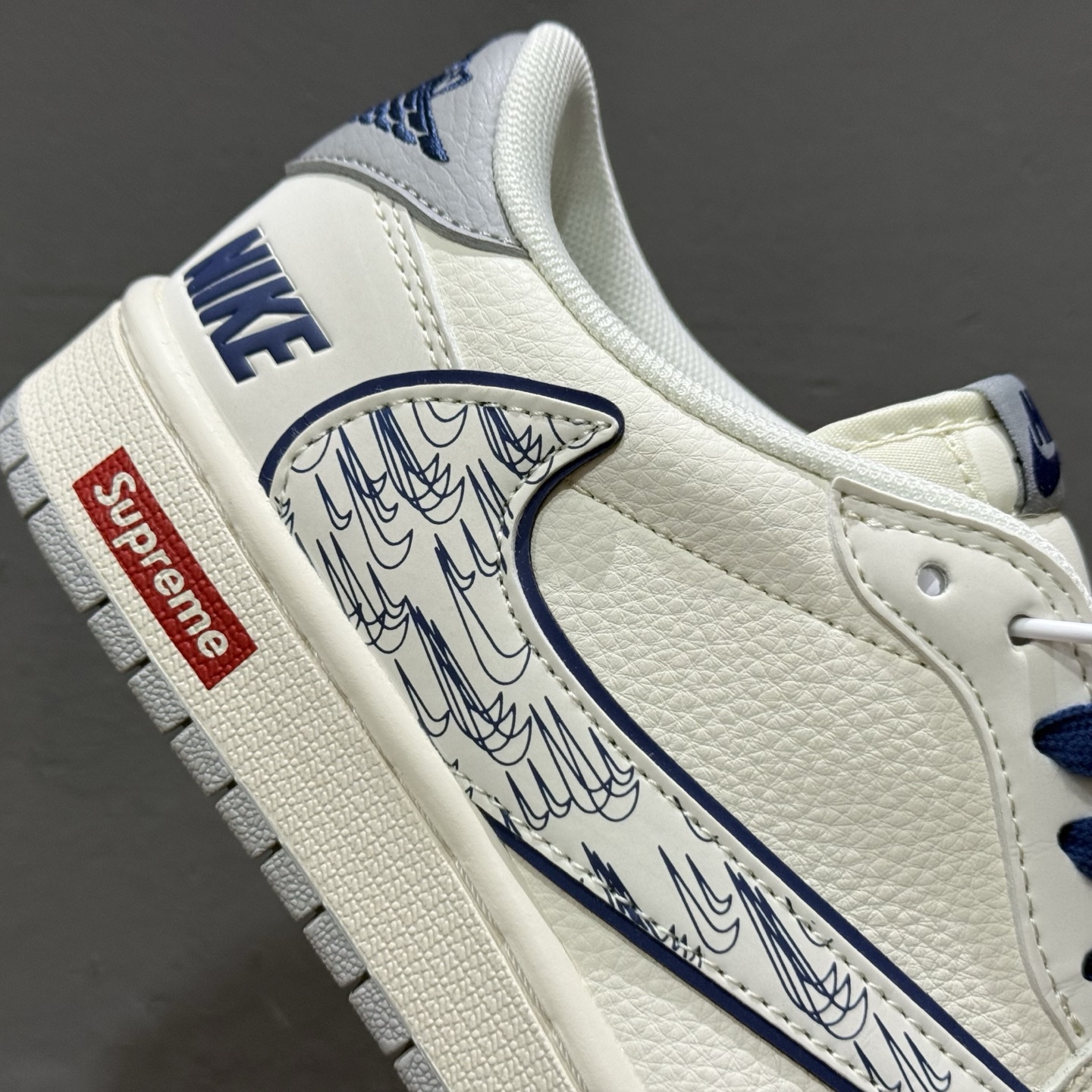 Travis Scott x Fragment Design × Air Jordan 1 Low OG SP AJ1 示 1耐克联名 多重勾 低帮文化休闲板鞋 XS7089-597 Travis Scott x Fragment Design × Air Jordan 1 Low OG SP AJ1 示 1耐克联名 多重勾 低帮文化休闲板鞋 XS7089-597