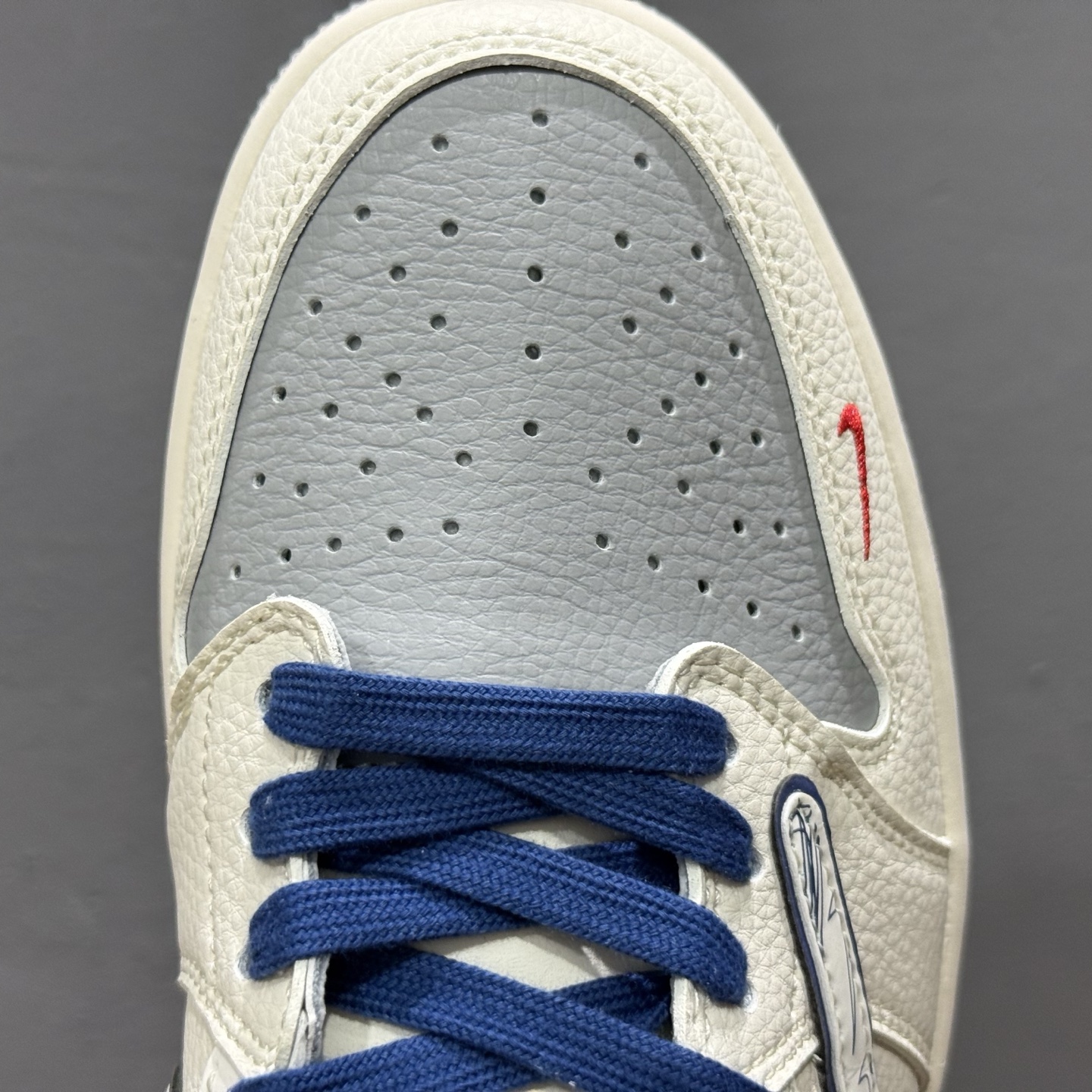 Travis Scott x Fragment Design × Air Jordan 1 Low OG SP AJ1 示 1耐克联名 多重勾 低帮文化休闲板鞋 XS7089-597 Travis Scott x Fragment Design × Air Jordan 1 Low OG SP AJ1 示 1耐克联名 多重勾 低帮文化休闲板鞋 XS7089-597