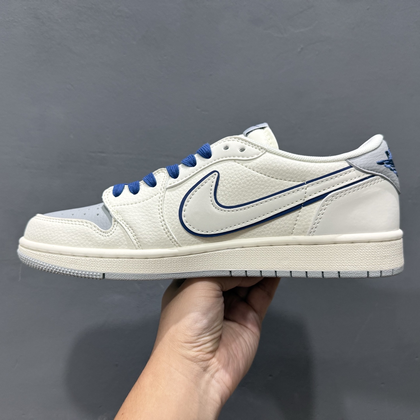 Travis Scott x Fragment Design × Air Jordan 1 Low OG SP AJ1 示 1耐克联名 多重勾 低帮文化休闲板鞋 XS7089-597 Travis Scott x Fragment Design × Air Jordan 1 Low OG SP AJ1 示 1耐克联名 多重勾 低帮文化休闲板鞋 XS7089-597
