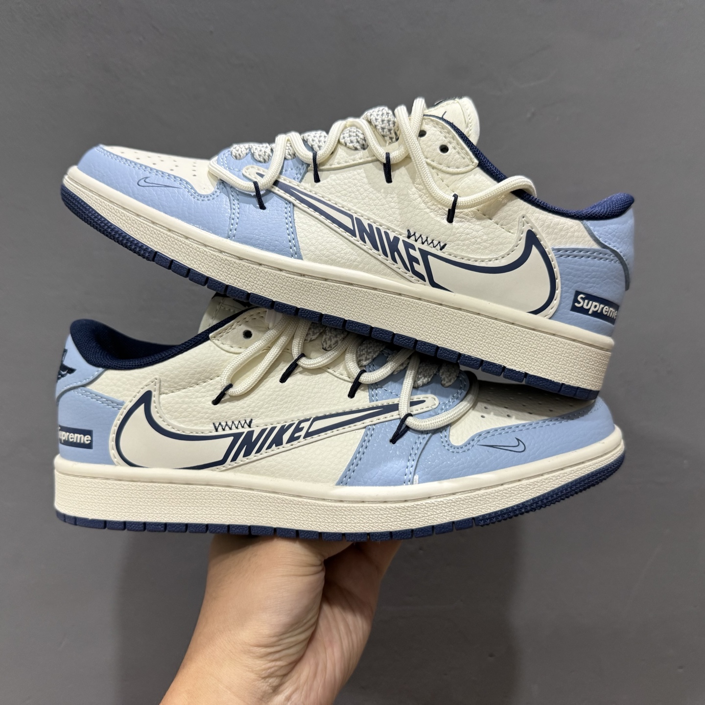 Travis Scott x Fragment Design × Air Jordan 1 Low OG SP AJ1 乔1 Supreme联名 白蓝抽绳 低帮文化休闲板鞋  DM6868-106