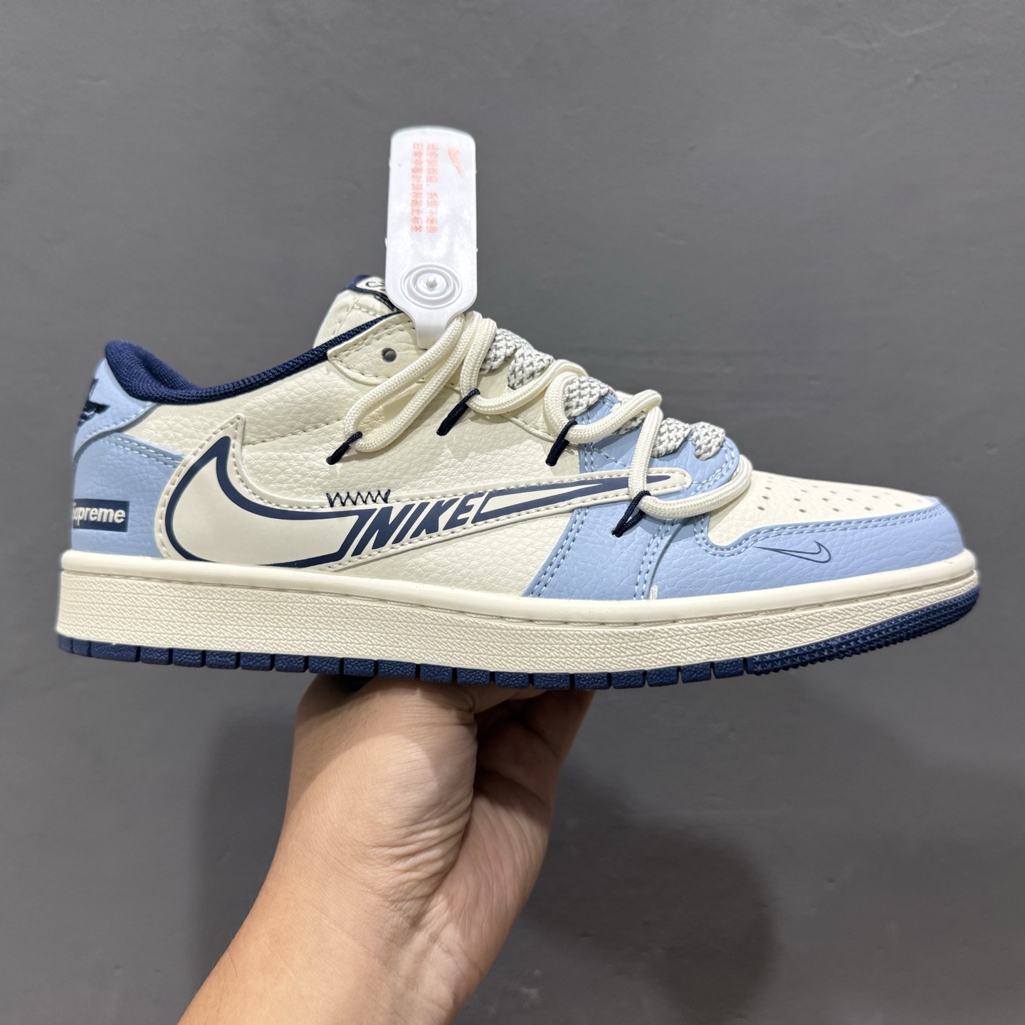 Travis Scott x Fragment Design × Air Jordan 1 Low OG SP AJ1 乔1 Supreme联名 白蓝抽绳 低帮文化休闲板鞋  DM6868-106