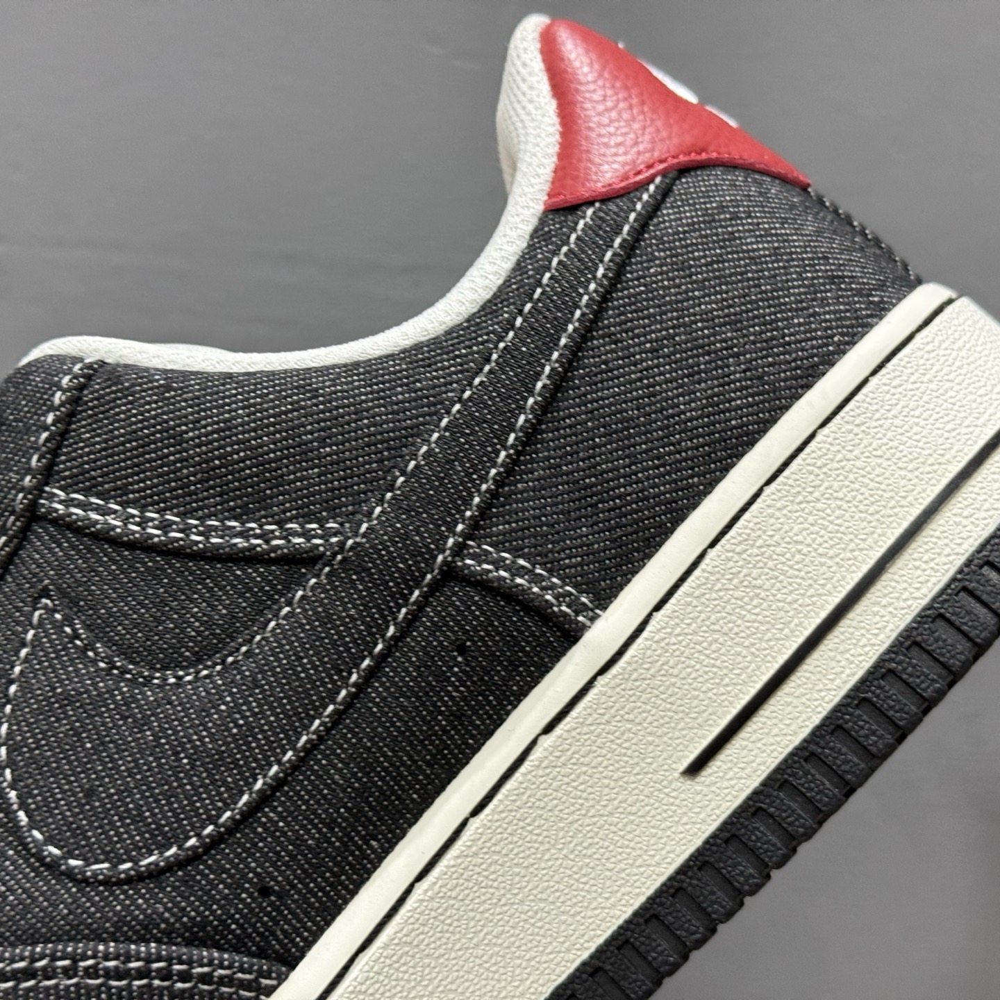 Nike Air Force 1'07 Low 斯图西联名 深灰织布 空军一号低帮休闲板鞋 LW9279-002 Nike Air Force 1'07 Low 斯图西联名 深灰织布 空军一号低帮休闲板鞋 LW9279-002