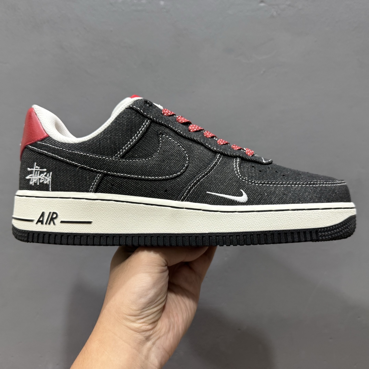 Nike Air Force 1’07 Low 斯图西联名 深灰织布 空军一号低帮休闲板鞋 LW9279-002 Nike Air Force 1’07 Low 斯图西联名 深灰织布 空军一号低帮休闲板鞋 LW9279-002