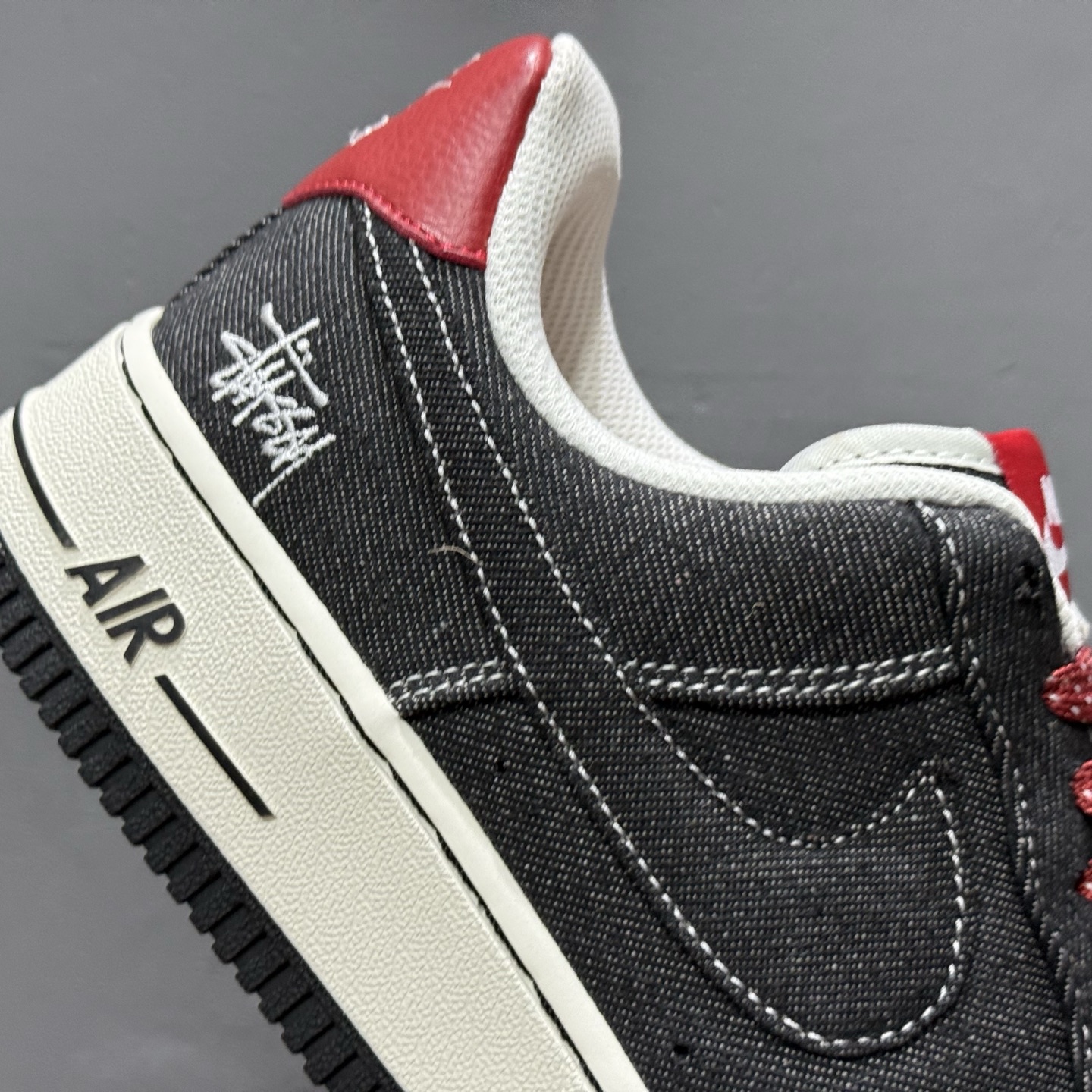 Nike Air Force 1'07 Low 斯图西联名 深灰织布 空军一号低帮休闲板鞋 LW9279-002 Nike Air Force 1'07 Low 斯图西联名 深灰织布 空军一号低帮休闲板鞋 LW9279-002