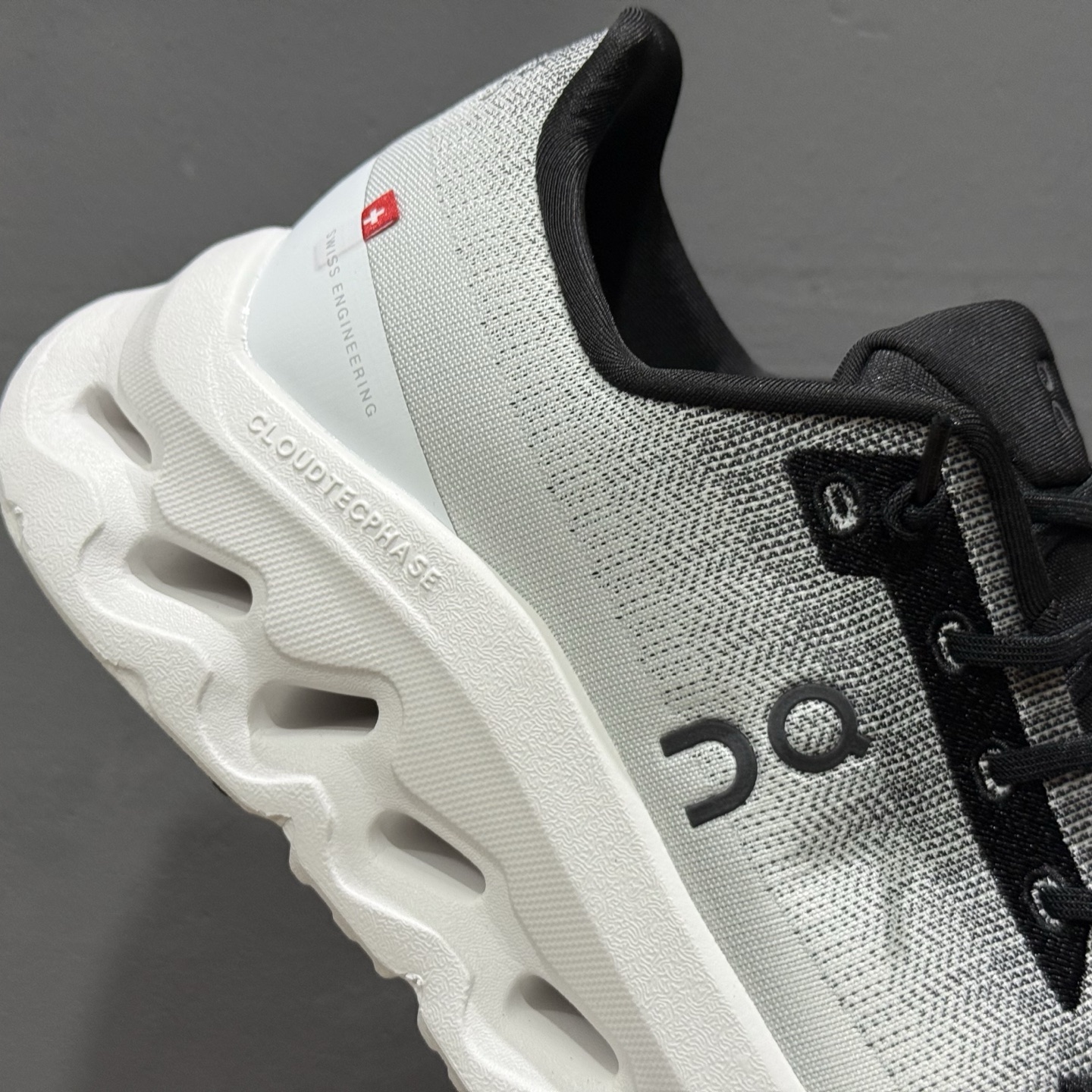 On Cloudmonster 2 昂跑减震生活休闲鞋