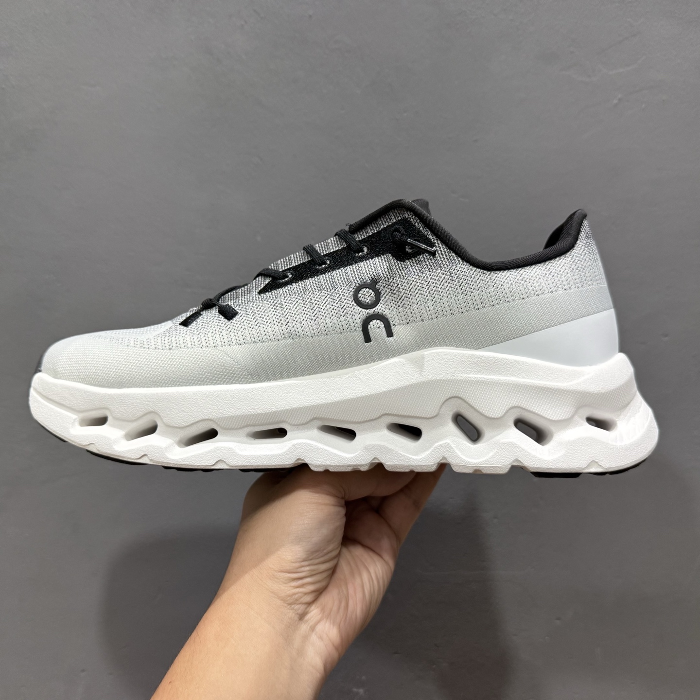 On Cloudmonster 2 昂跑减震生活休闲鞋