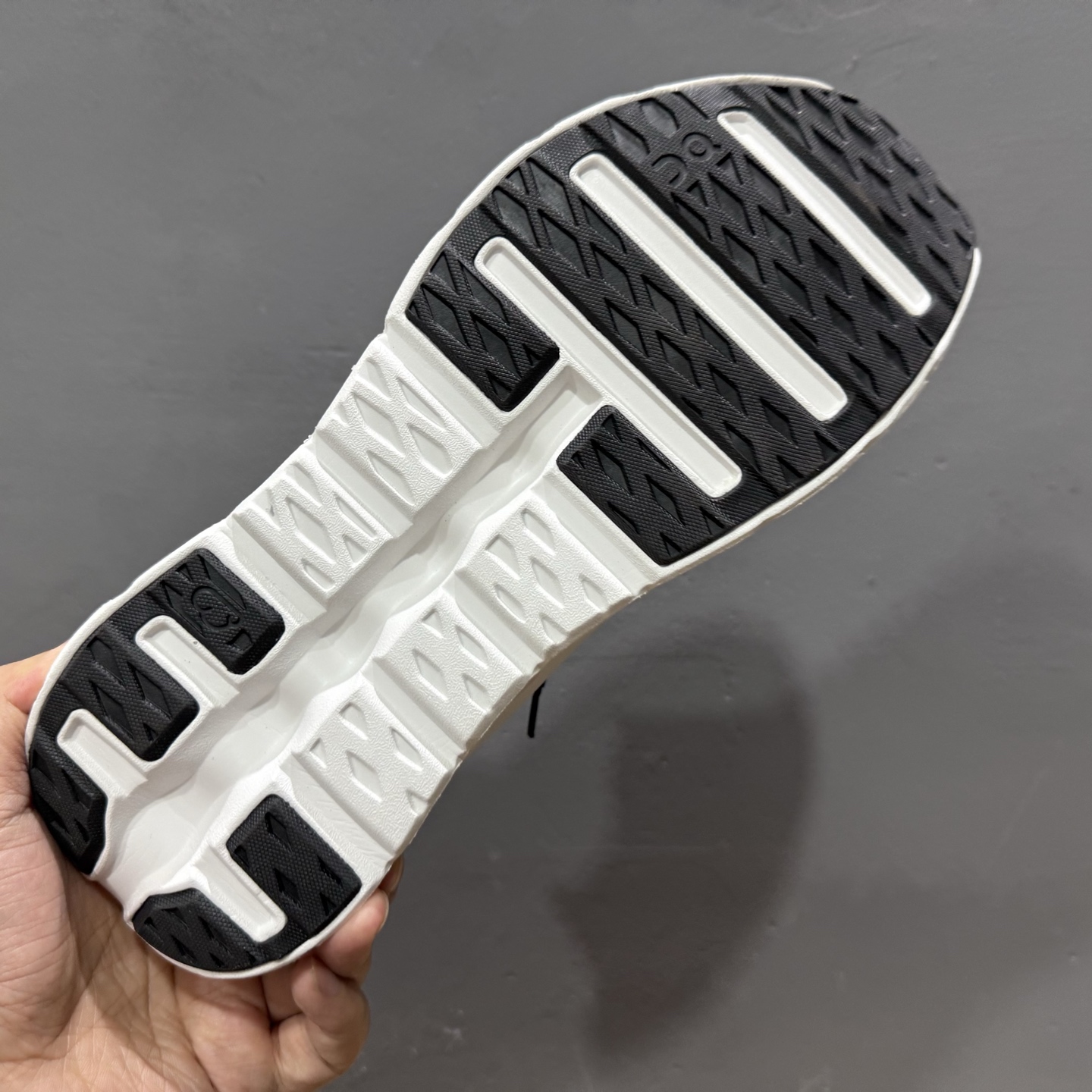 On Cloudmonster 2 昂跑减震生活休闲鞋