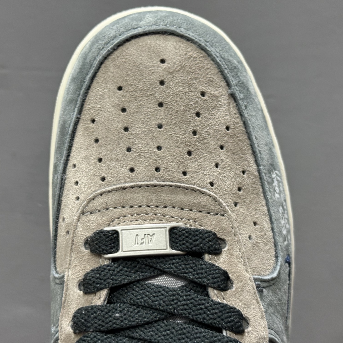 独家实拍 新品发布 “灰脸王子”Nike Air Force 1 “Grey faced Prince”空军一号定制低帮板鞋 YD2452-808