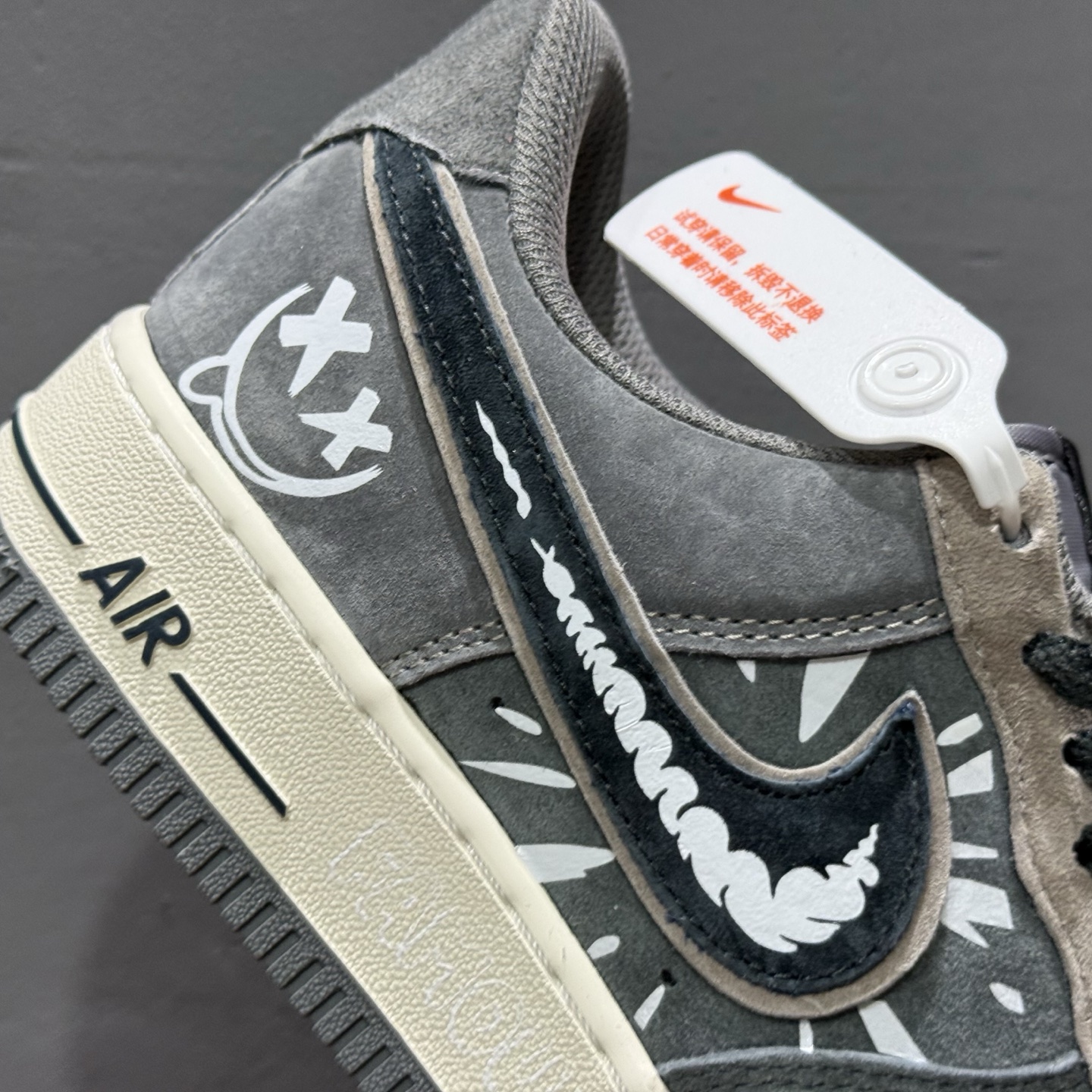 独家实拍 新品发布 “灰脸王子”Nike Air Force 1 “Grey faced Prince”空军一号定制低帮板鞋 YD2452-808